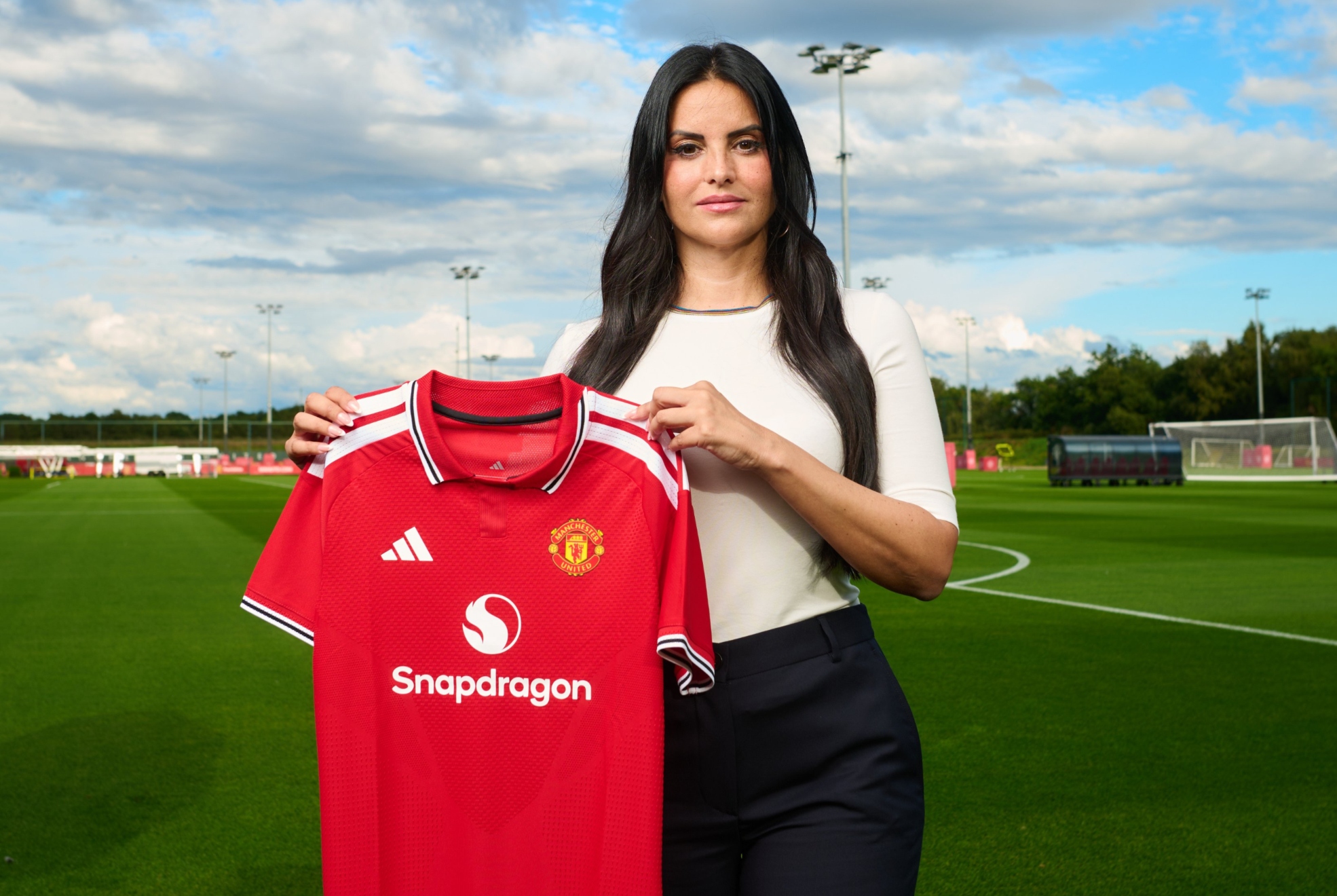 Eva Olid, en su presentación con el Manchester United. Manchester United W en 'X'.