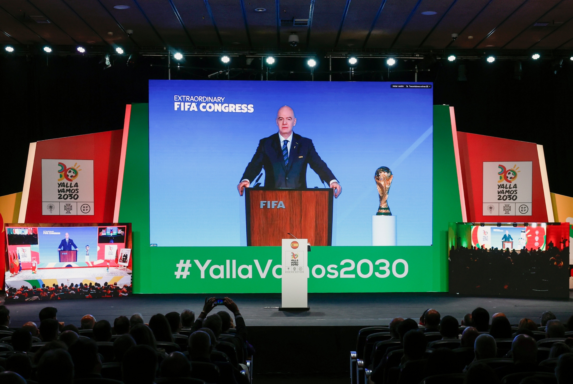 Acto en el que se anunció la candidatura de España, Portugal y Marruecos. SERGIO PÉREZ / EFE