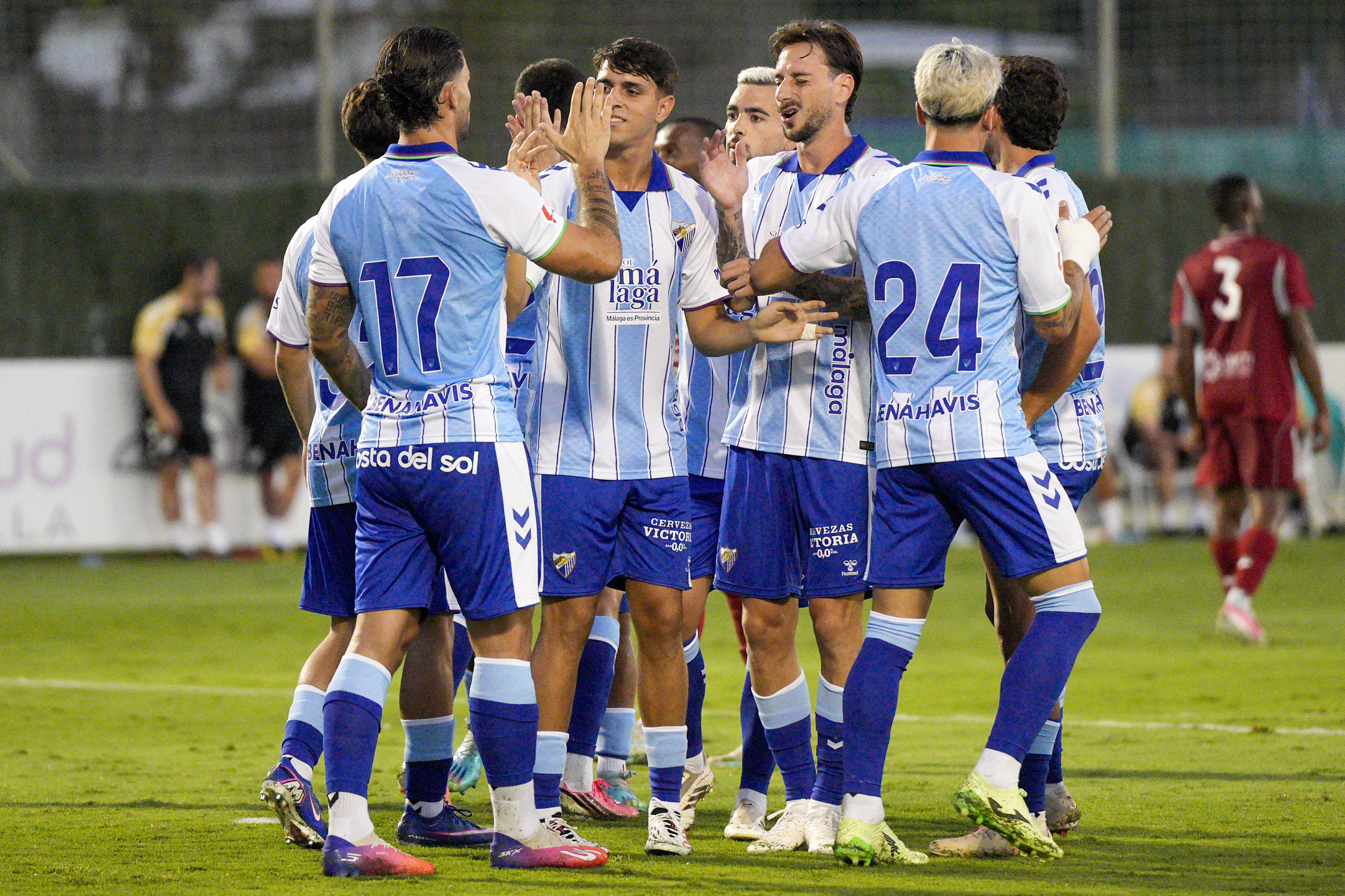 El Málaga celebra su cuarto tanto EFE