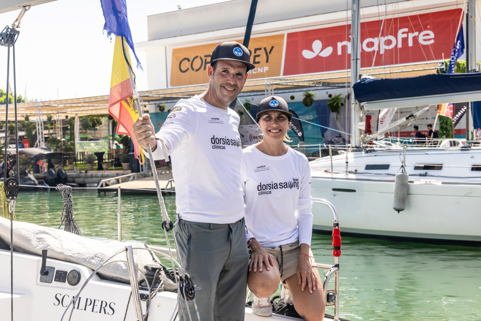 Josep Pons y Nuria Sánchez Nomdedeu posan en el RCNP. MARÍA MUIÑA / COPA DEL REY MAPFRE