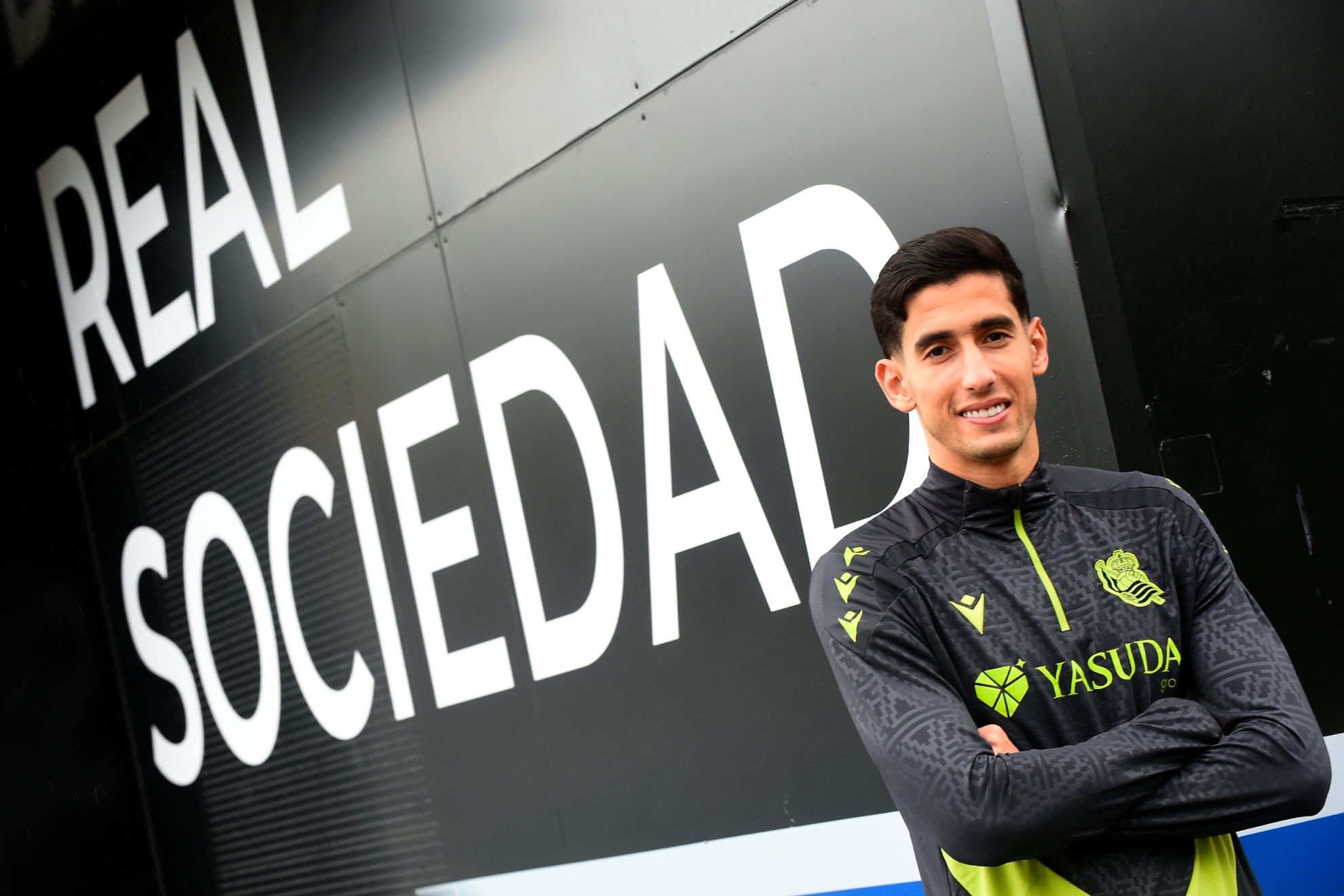 Aguerd posa en Zubieta para una entrevista con MARCA, en la campaña 2024-25. REAL SOCIEDAD