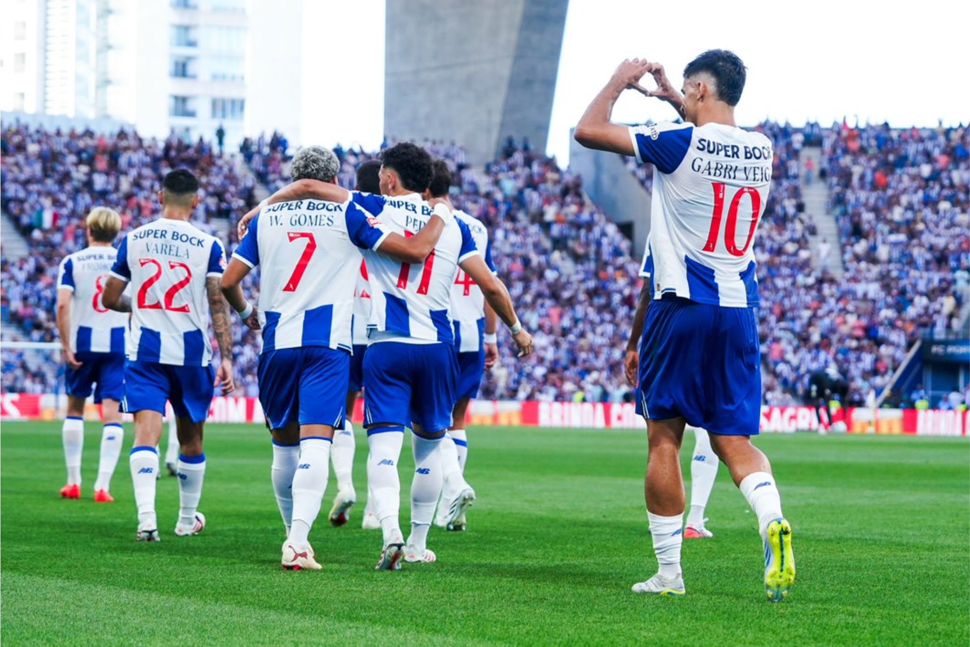 Gabri Veiga celebra su gol contra el Alverca @FCPorto