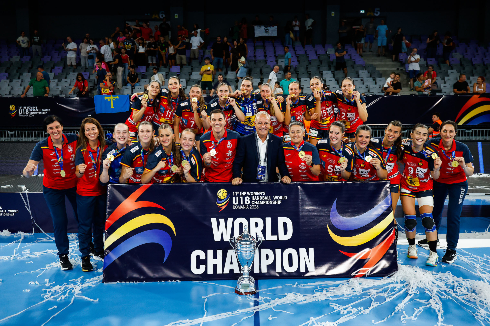 Las 'Guerreras Juveniles' celebran la victoria en el Mundial Sub18. Anze Malovrh - kolektiff / IHF.
