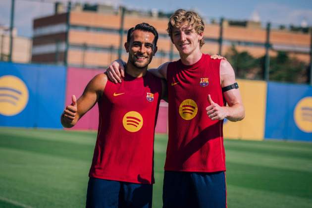 Eric García junto a uno de los nuevos fichajes culés, Anthony Gordon