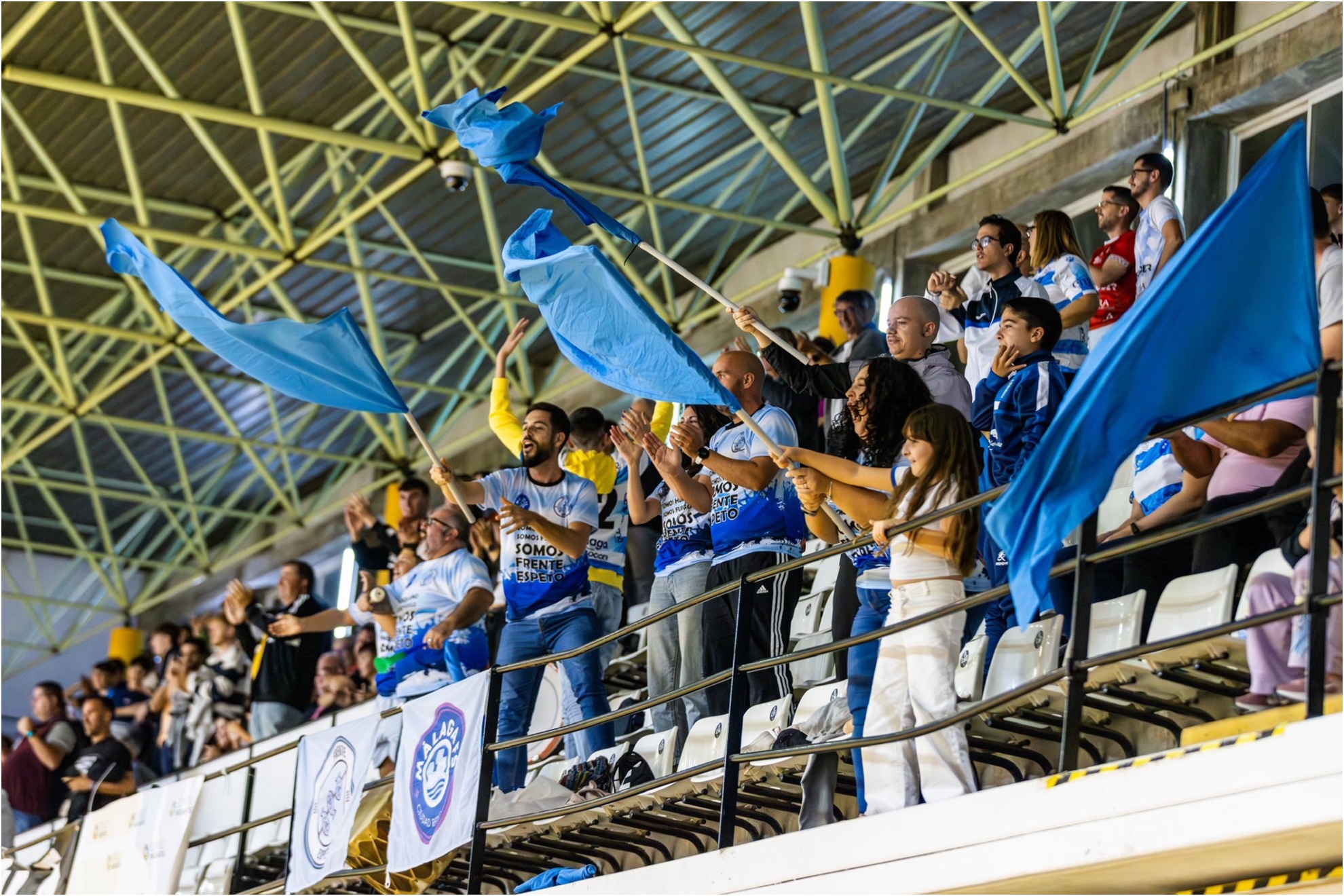 Aficionados del Málaga FS, en la grada.
