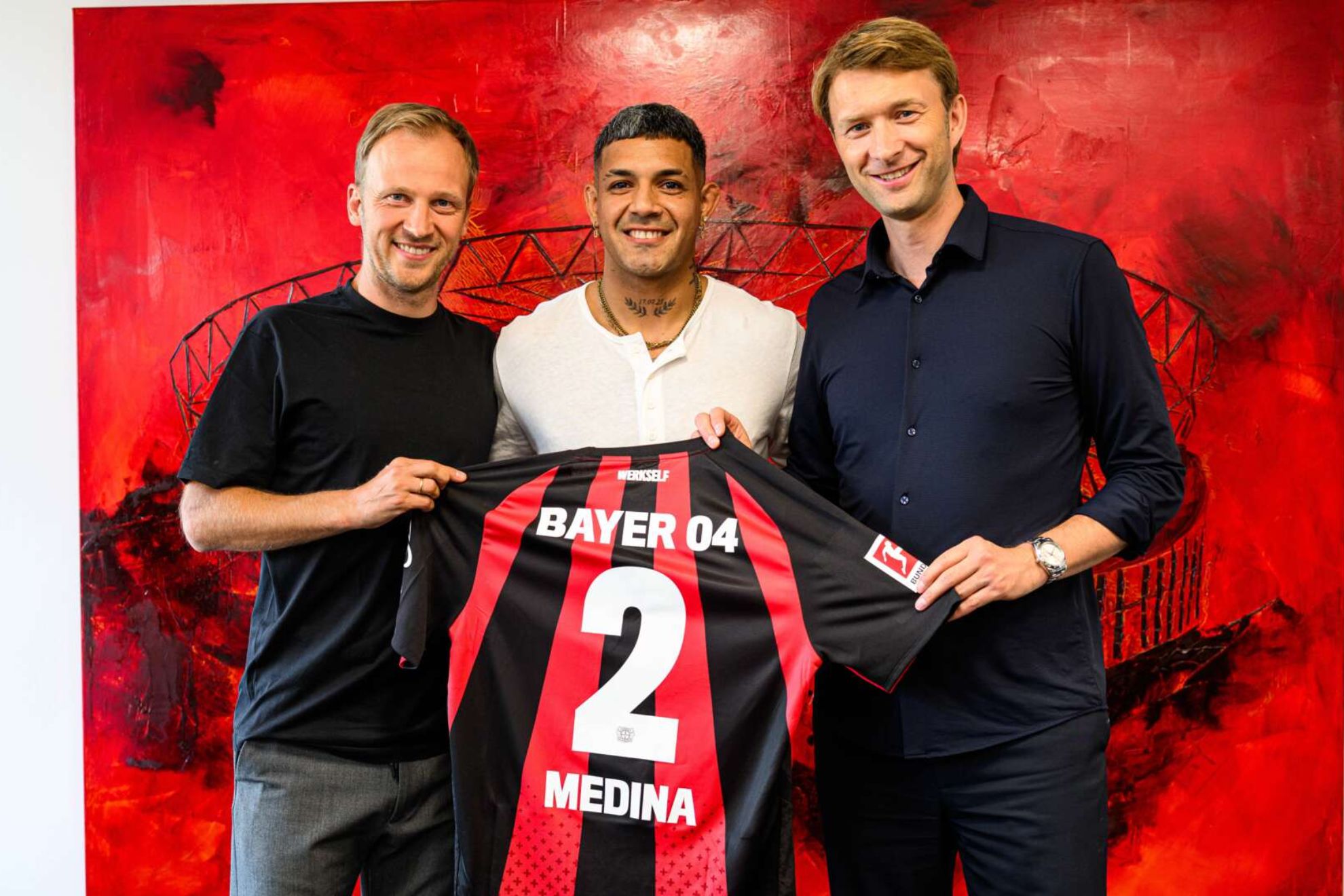 'Facu' Medina, en su presentación con el Leverkusen BAYER LEVERKUSEN