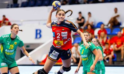 Erika Vladu jugando con la selección española de balomano juvenil