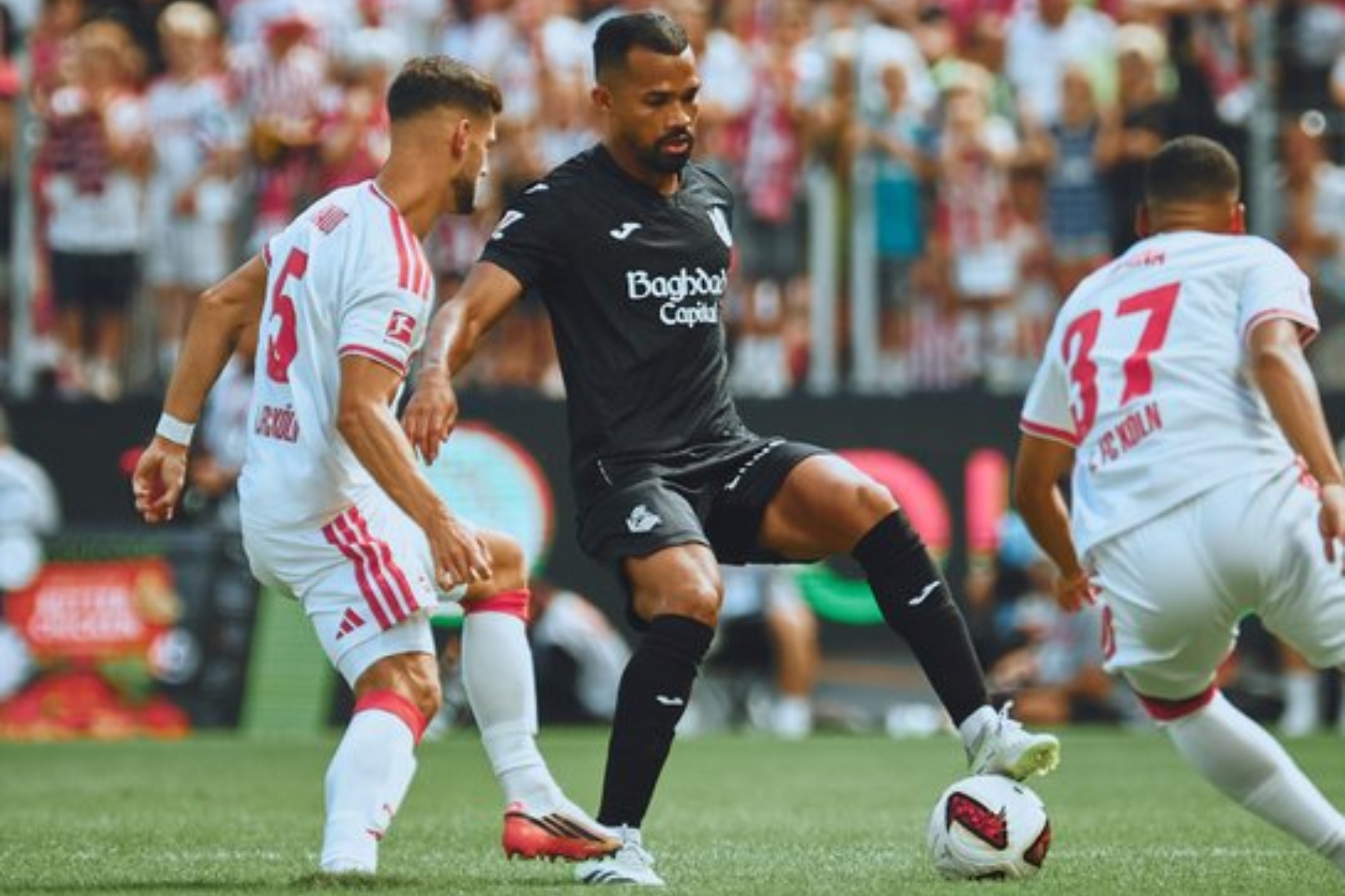 Yangel Herrera, en una acción del segundo amistoso de la Real contra el Colonia. REAL SOCIEDAD