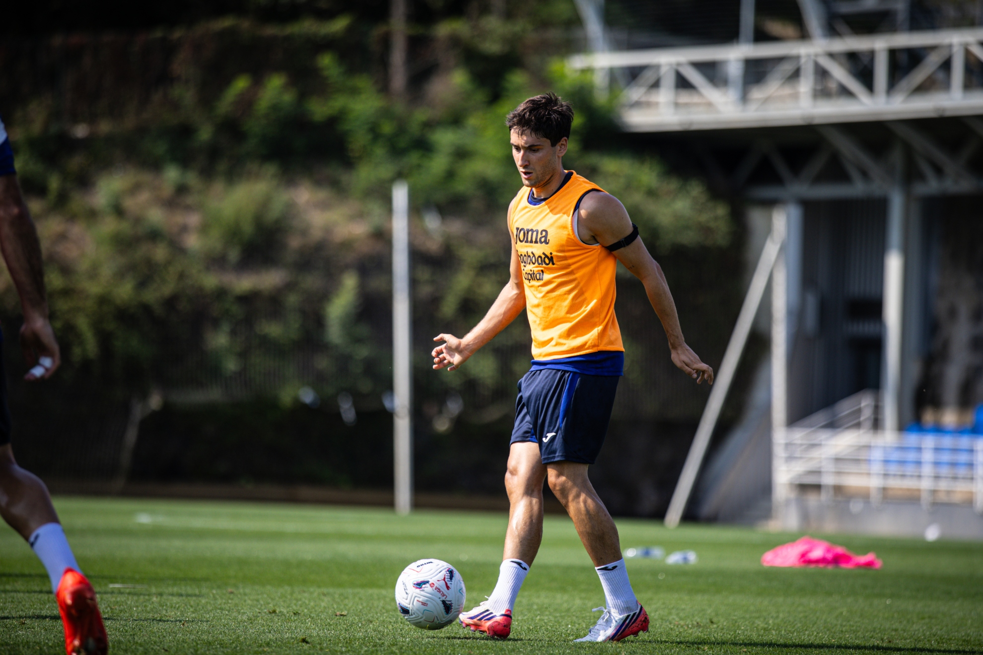 Jon Gorrotxategi, durante el entrenamiento de este miércoles en Zubieta. REAL SOCIEDAD