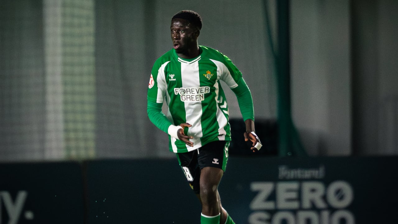 Gnangoro Bouaré, durante un partido con el Betis Deportivo