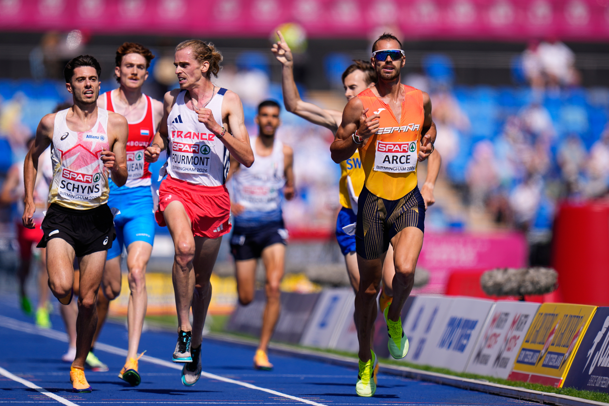 Dani Arce justo antes de ganar su carrera de primera ronda en los 3.000 obstáculos del Europeo de Birmingham. LAPRESSE