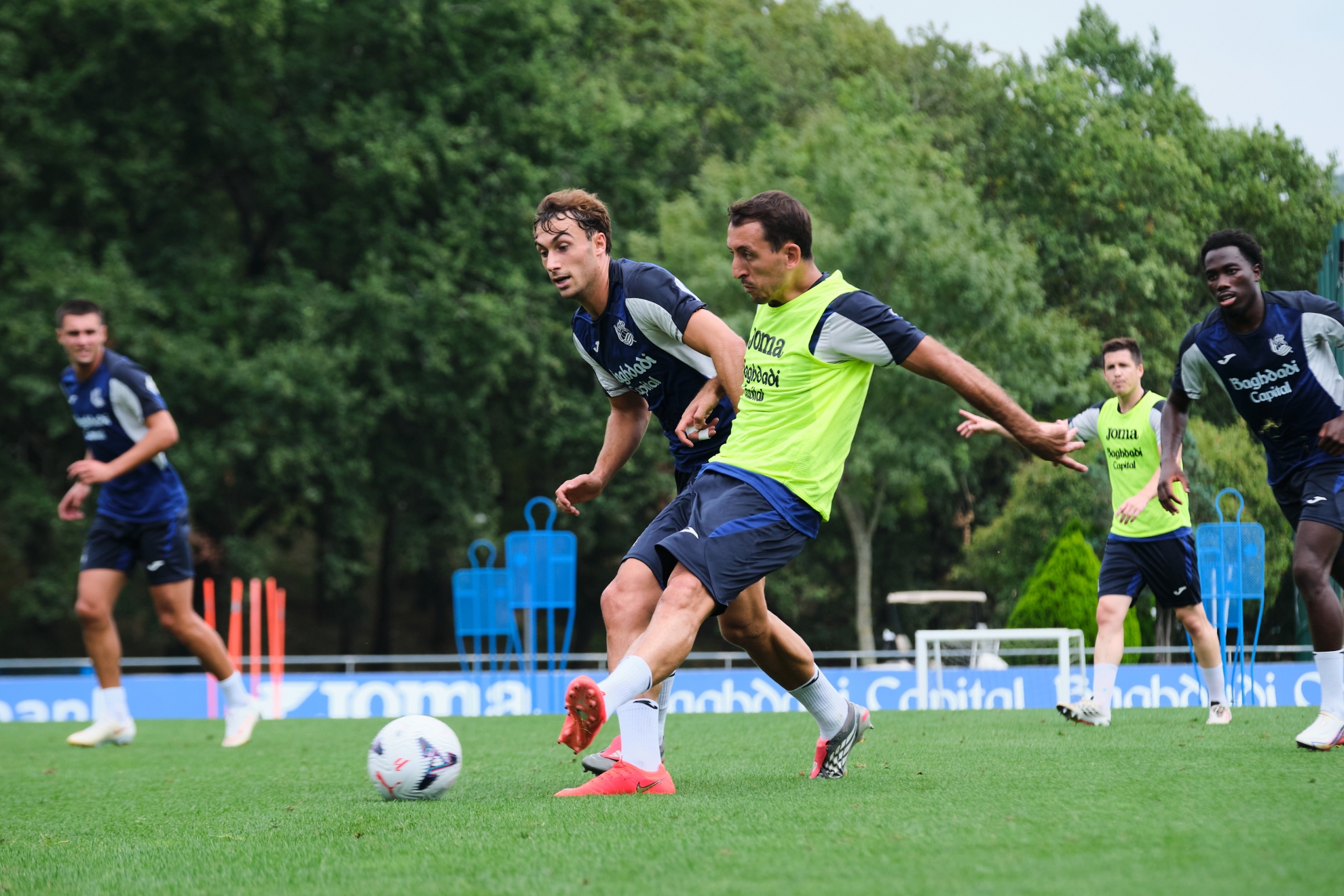 Mikel Oyarzabal, en uno de los pocos entrenamientos que ha hecho con la Real. REAL SOCIEDAD