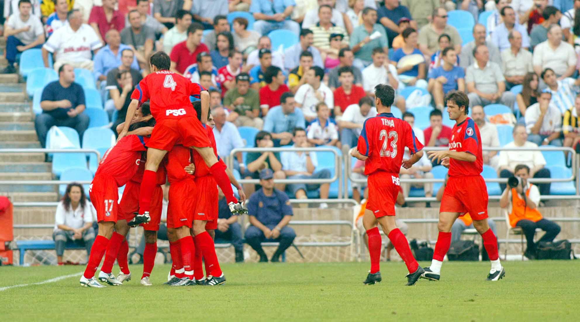 El Getafe celebra su primer gol en Primera, obra de José Antonio