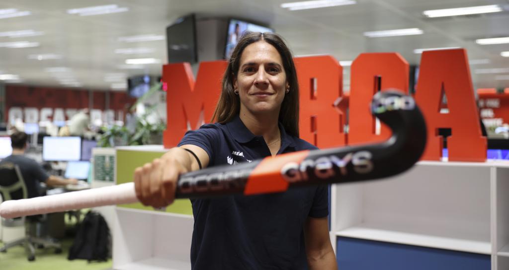 Xantal Giné, capitana de la selección española de hockey, durante su visita a MARCA.