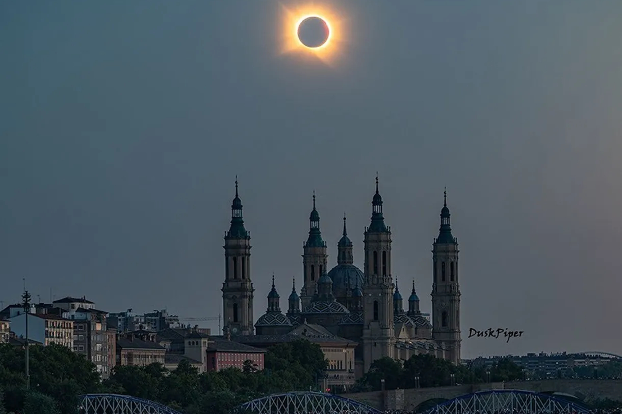 una-imagen-del-eclipse-en-zaragoza-conquista-a-la-nasa