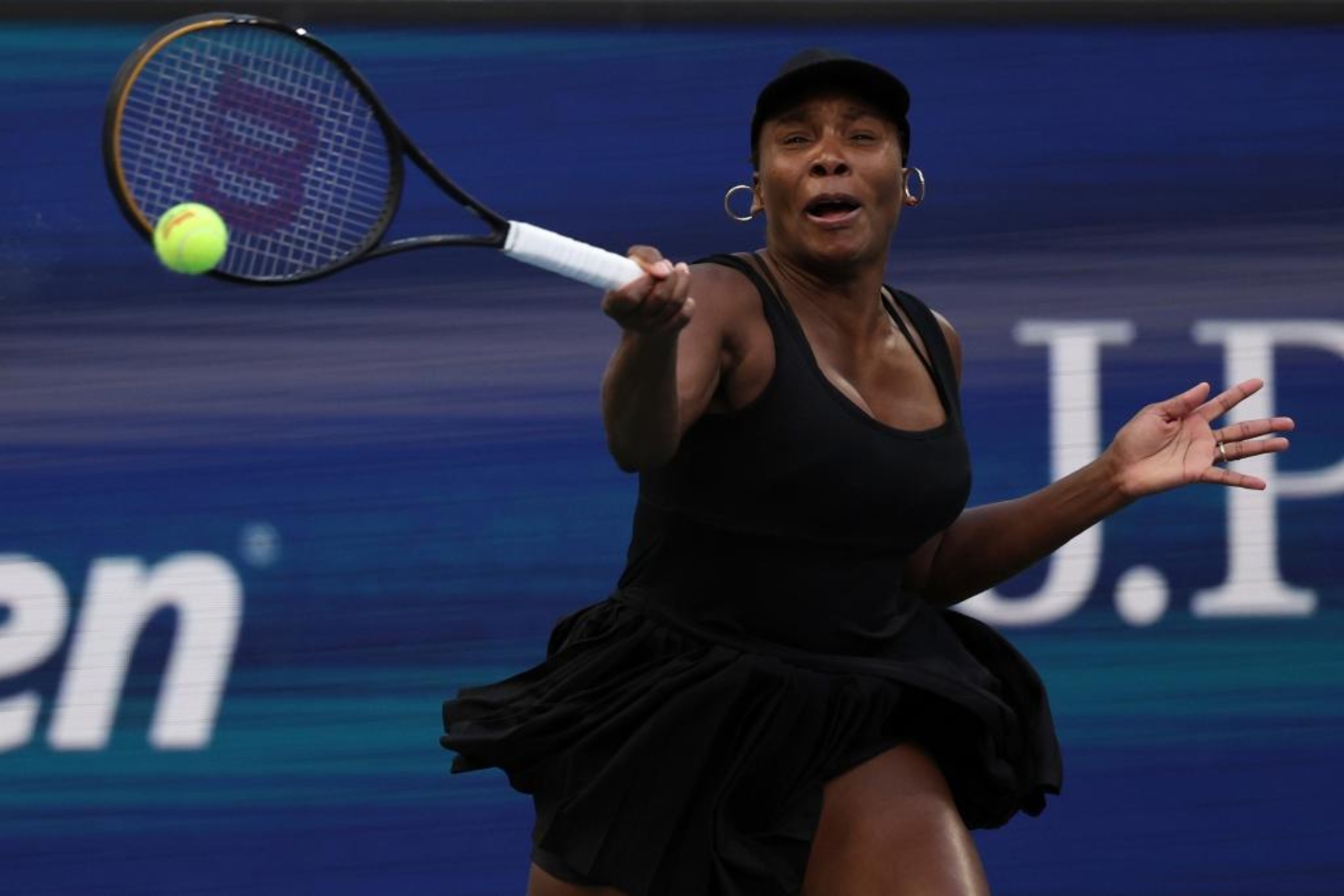 Venus Williams pegando de derecha. LAPRESSE