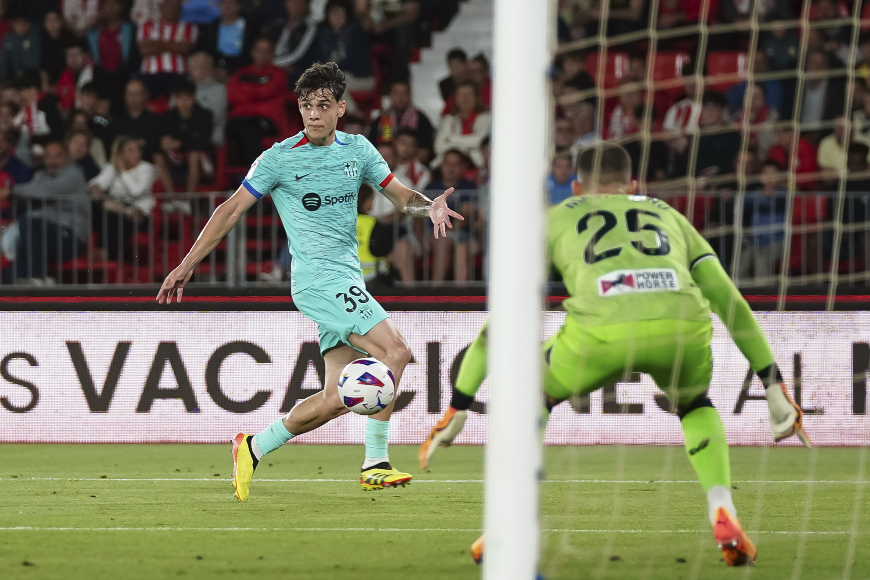 Héctor Fort, en un partido contra el Almería.