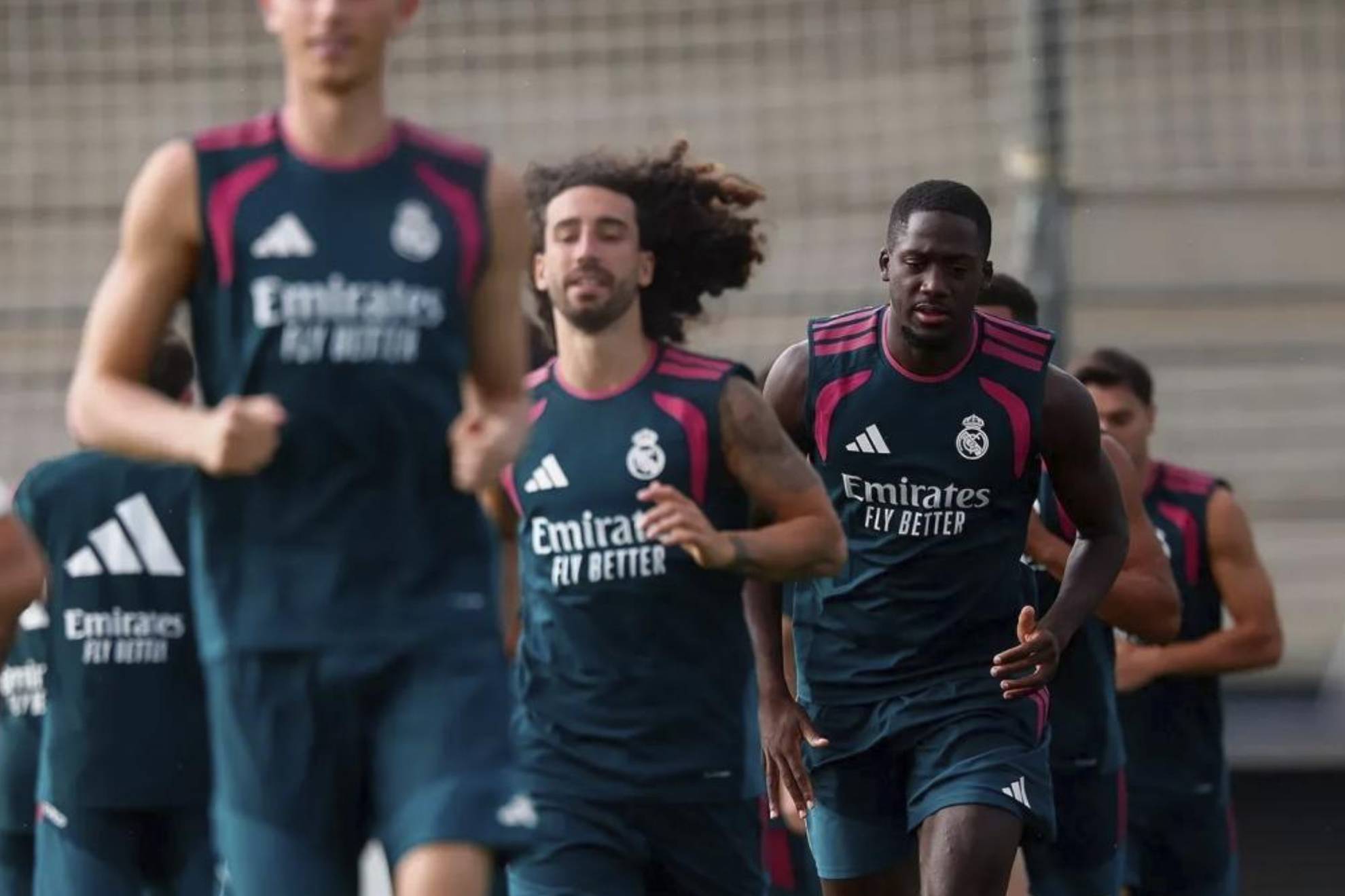 Cucurella y Konaté, en un entrenamiento del Real Madrid. REALMADRID.COM