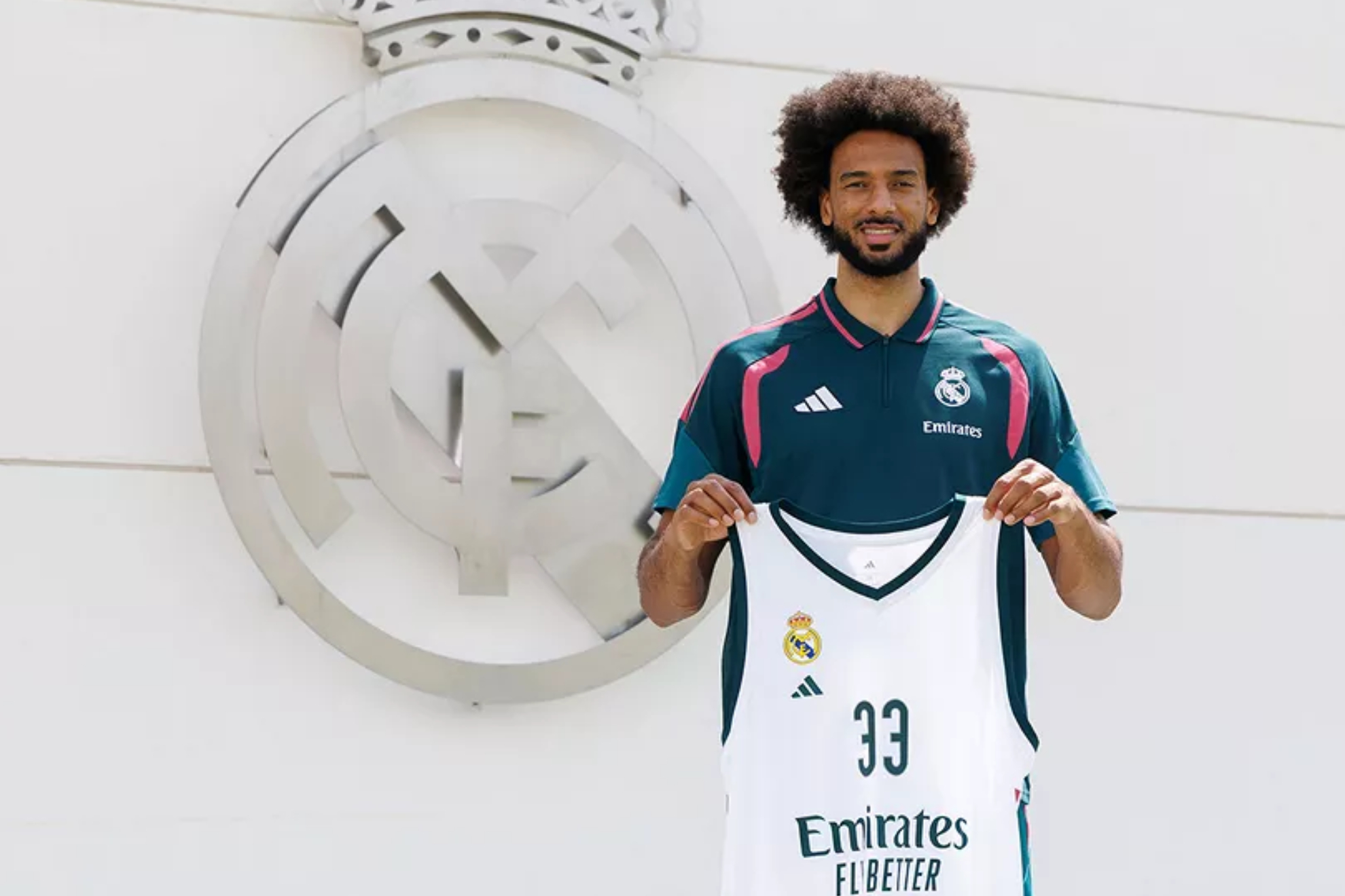 Olivier Sarr, con la camiseta del Real Madrid. Real Madrid.com