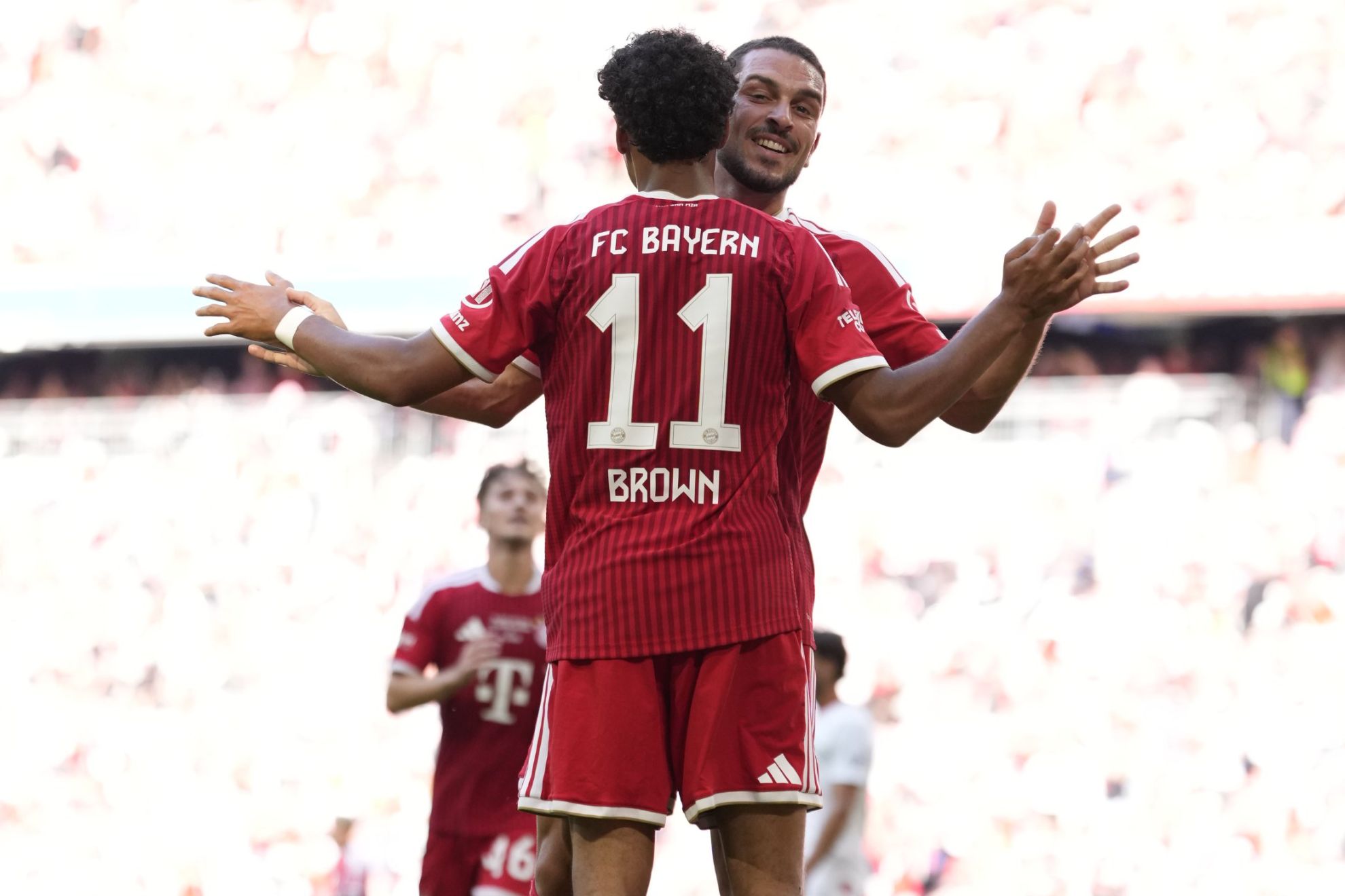 Brown celebra junto a Ibrahimovic @FCBayern