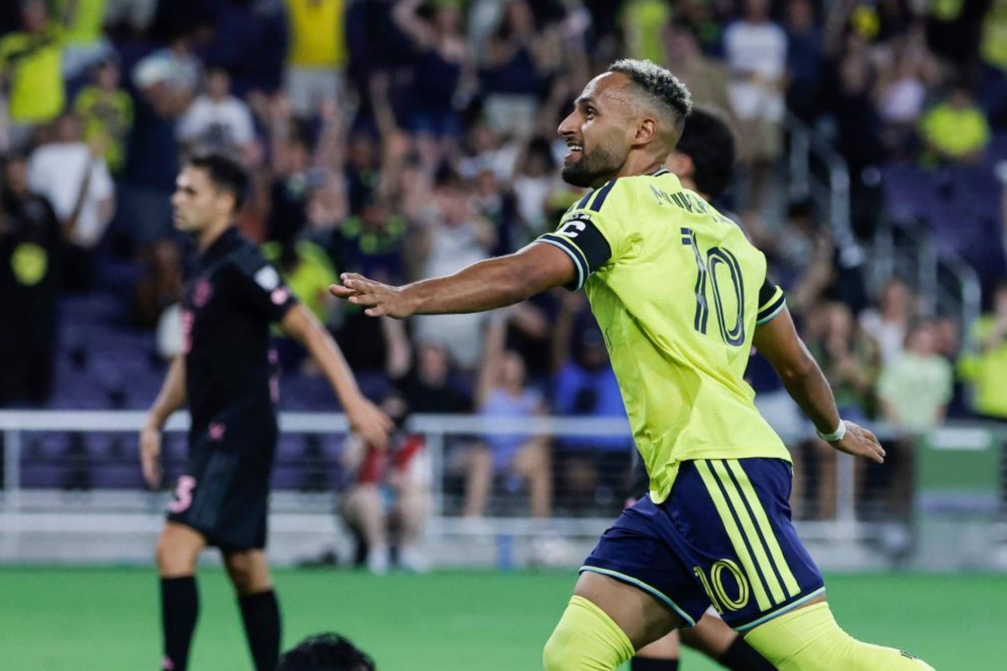 Hany Mukhtar celebra uno de los goles de Nashville. LAPRESSE