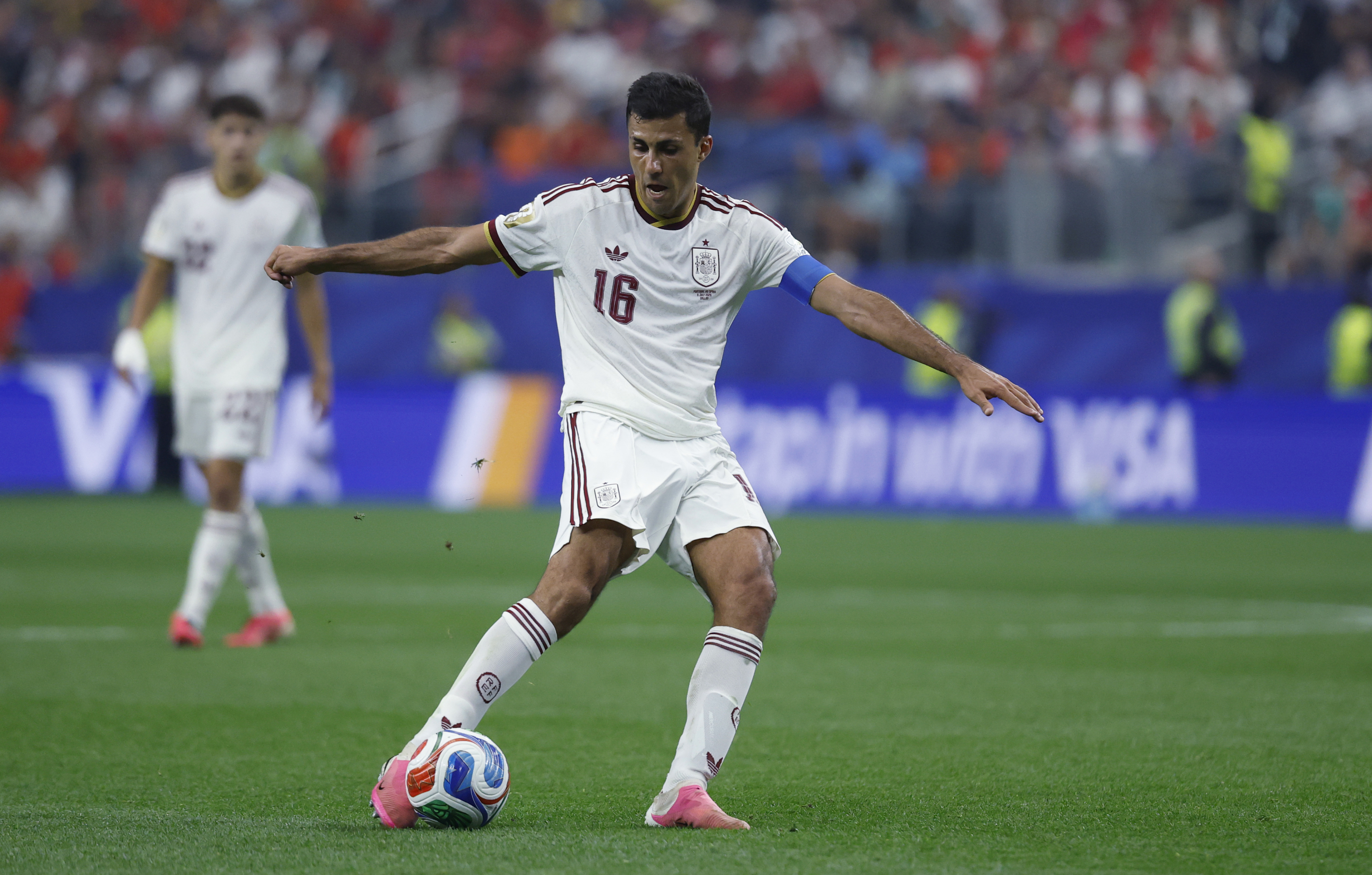 Rodri, en un partido con la selección española.