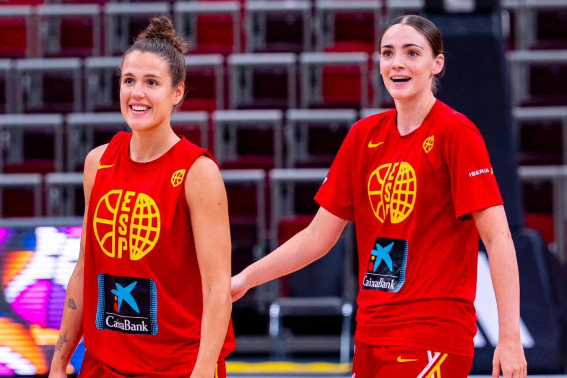 Txell Alarcón y Carolina Guerrero, los dos primeros descartes de la selección. FOTO FEB