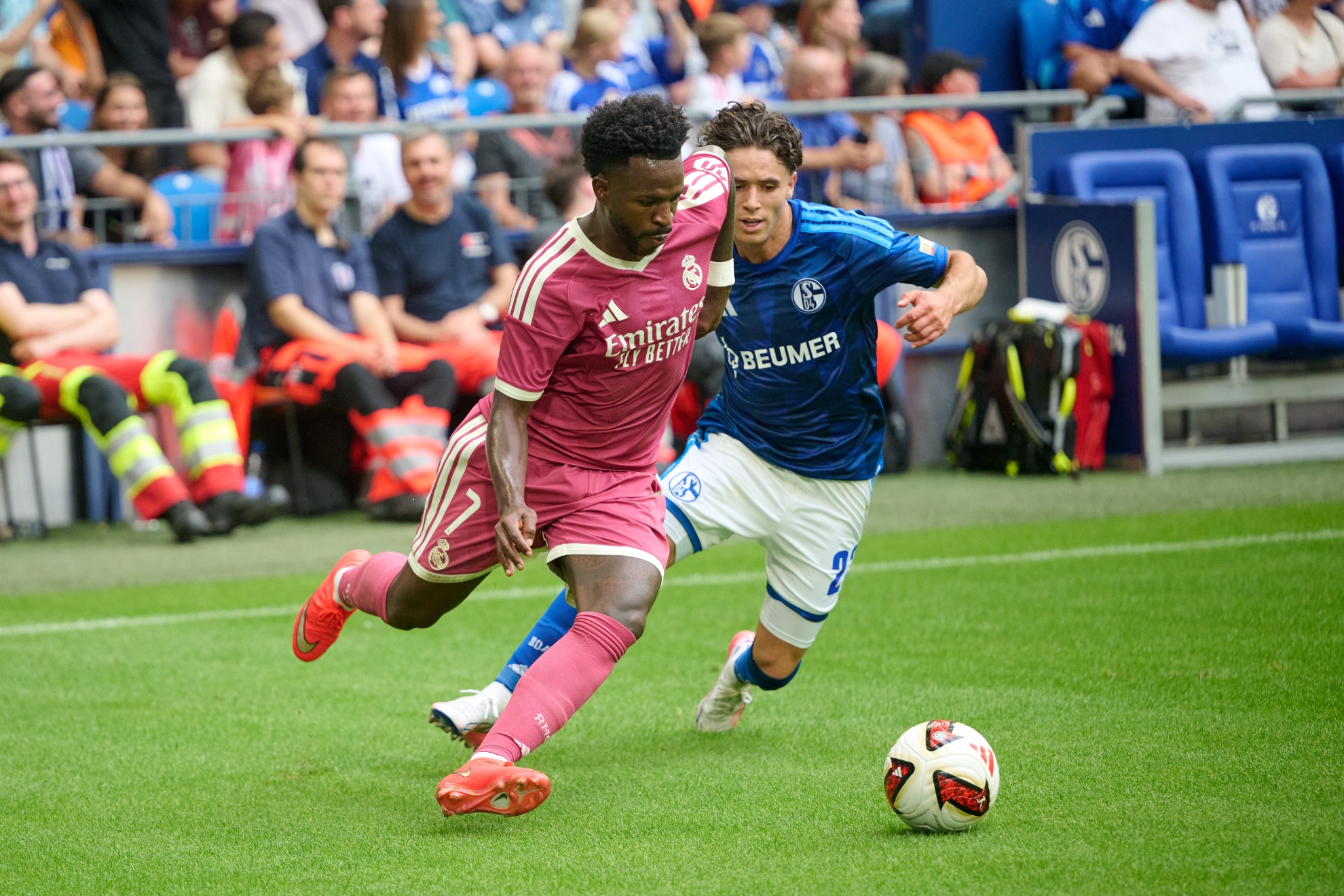 Vinicius, en el partido ante el Schalke. LAPRESSE