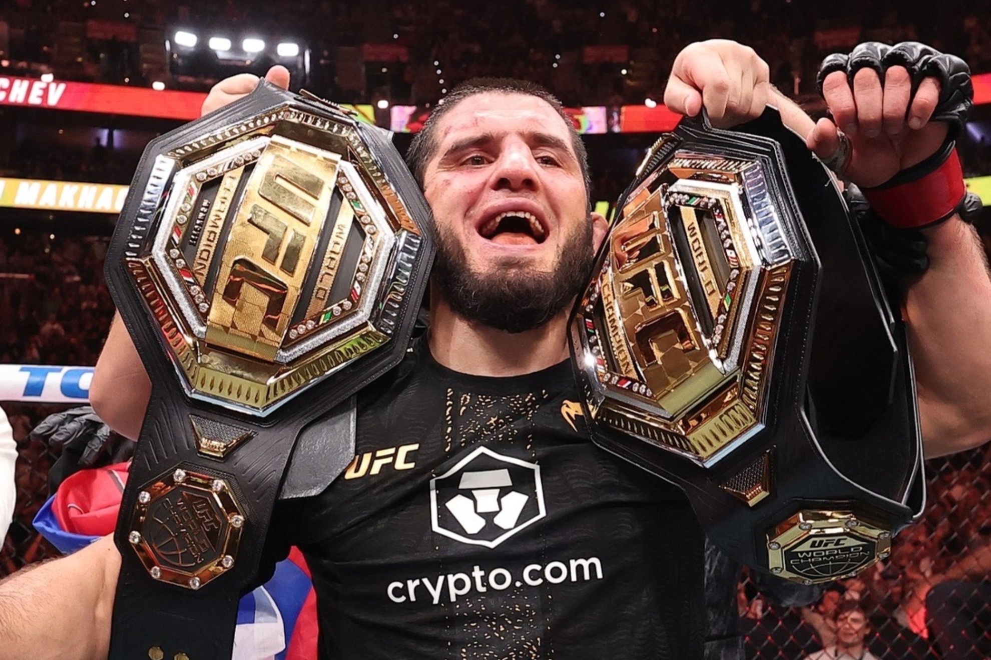 Islam Makhachev tras ganar a Garry en el UFC 330.