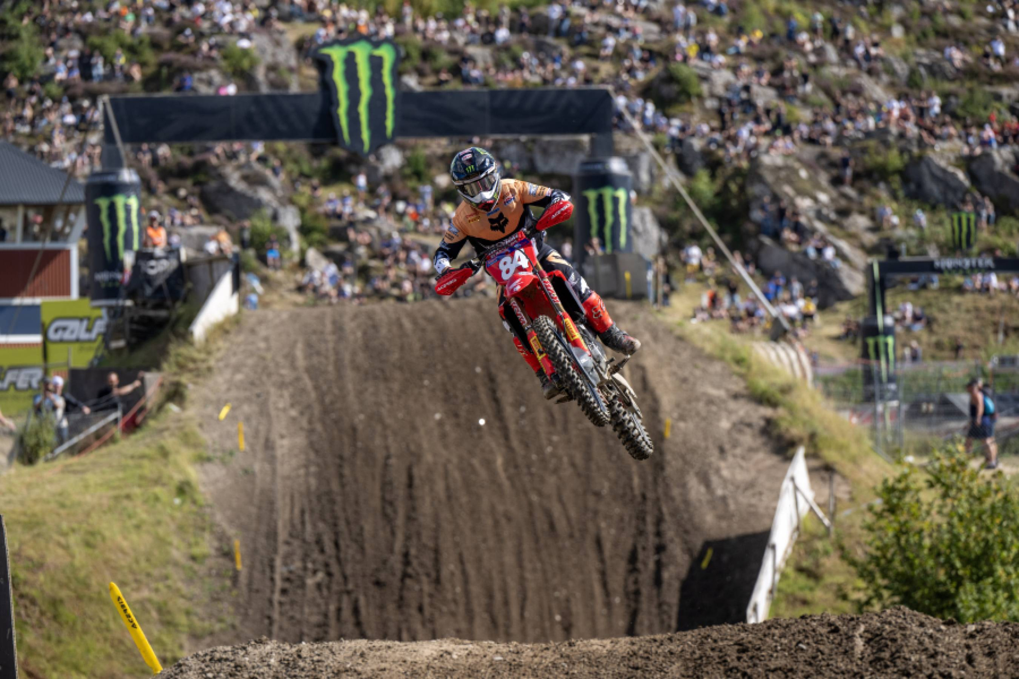 Jeffrey Herlings volando en el trazado de Uddevalla.