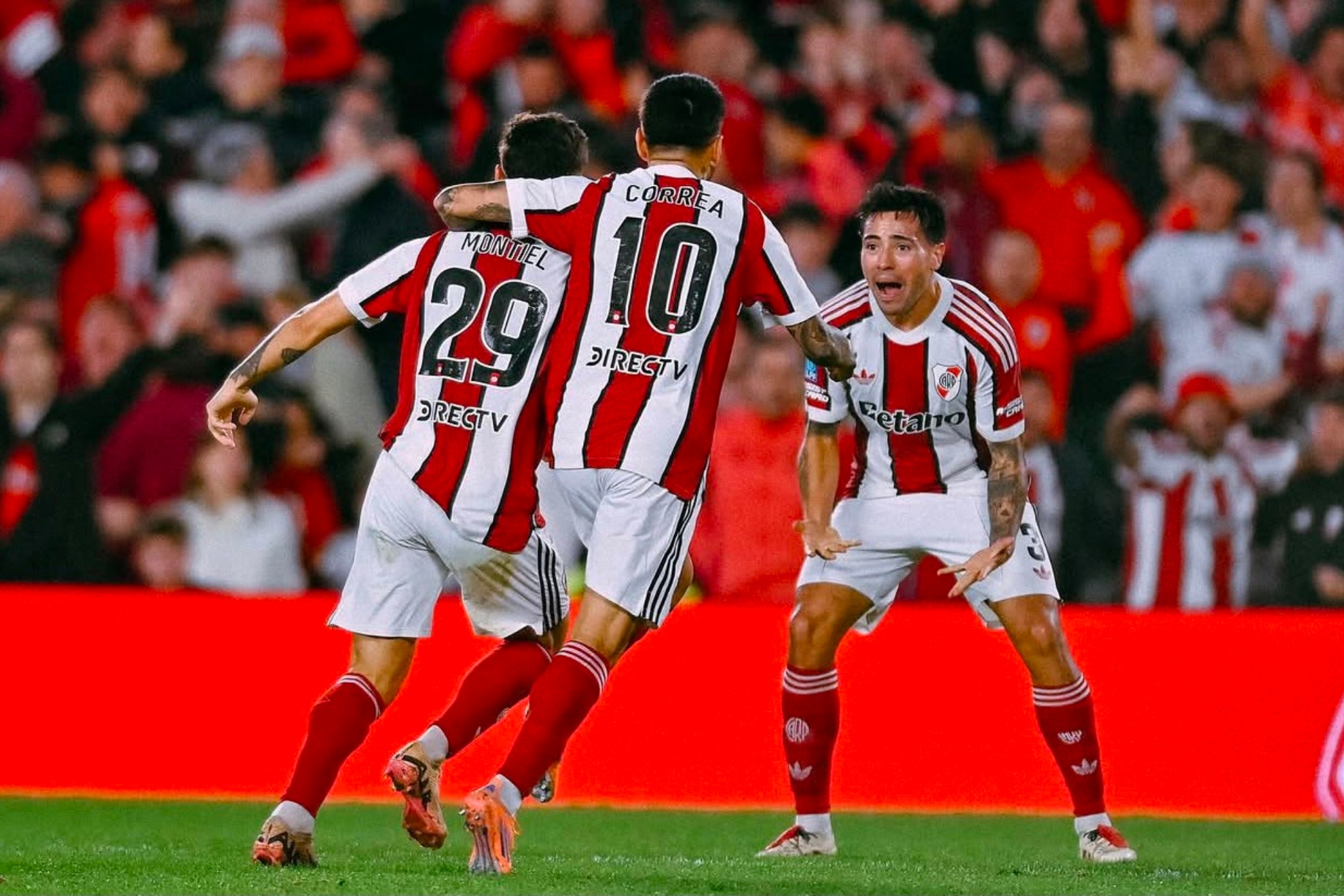Correa celebra el gol ante Argentinos.