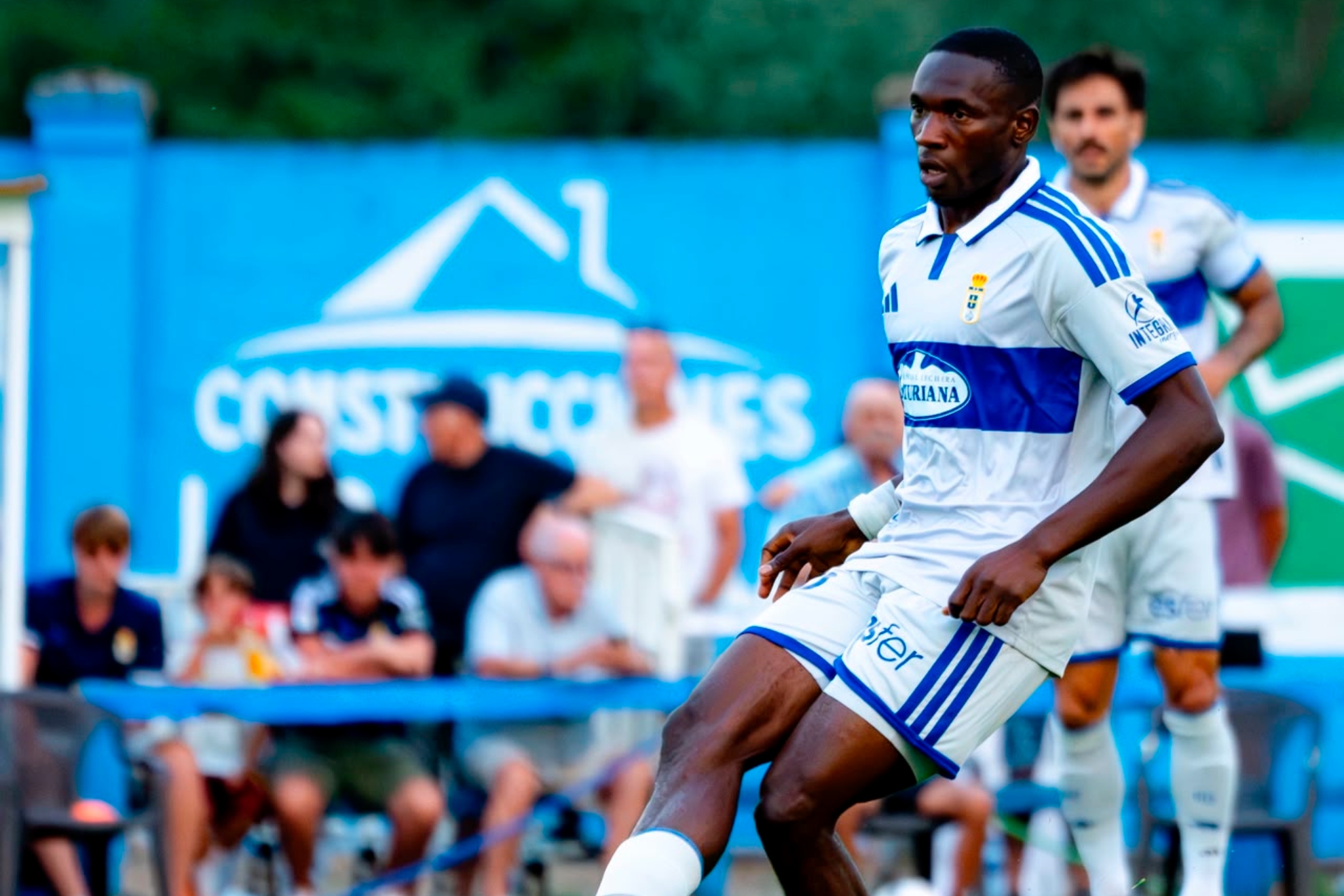 Eze, en un partido con el Oviedo.