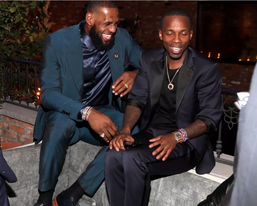 LeBron James junto a Rich Paul, su amigo, agente y socio comercial.