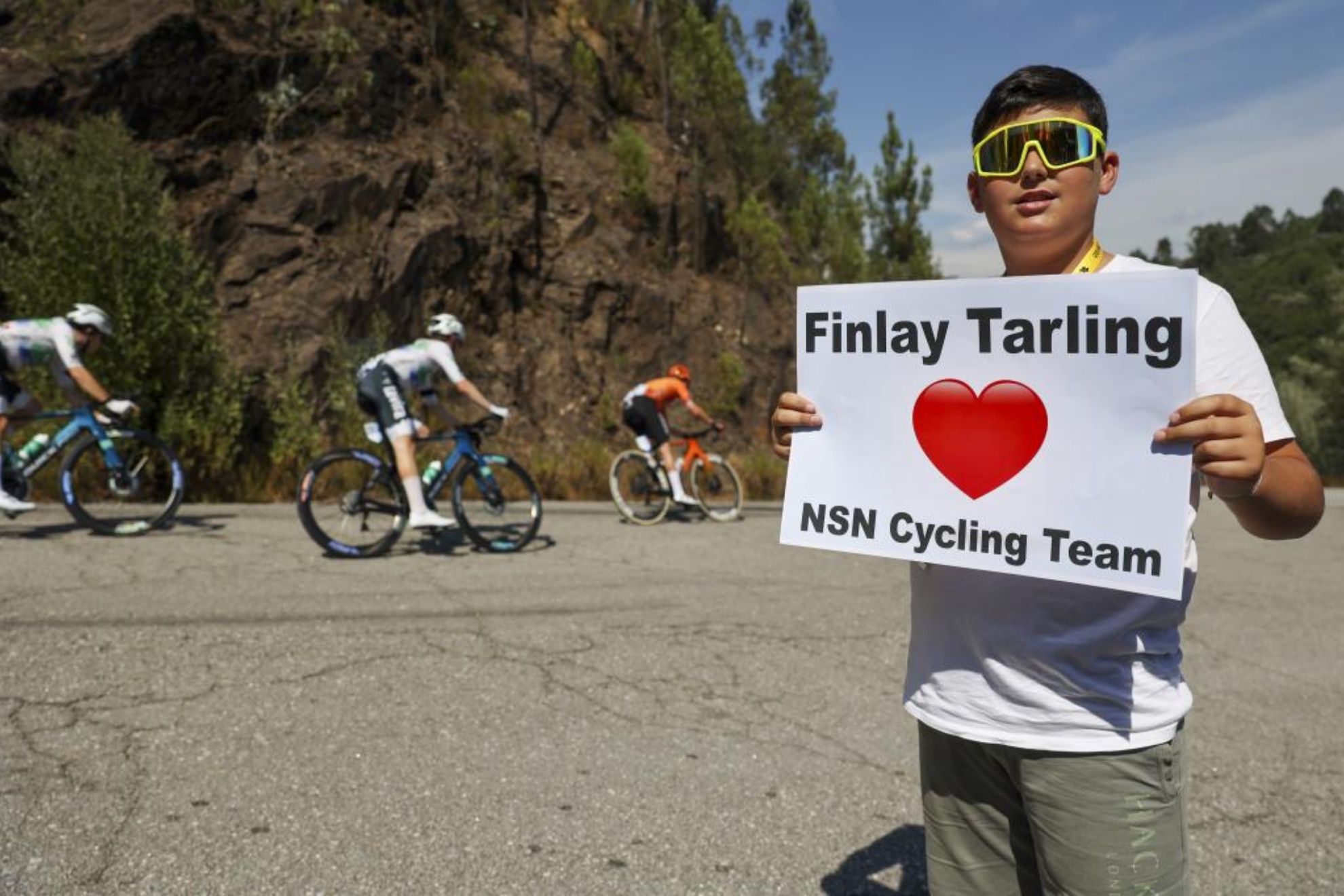 Un aficionado recuerda a Finlay Tarling EFE