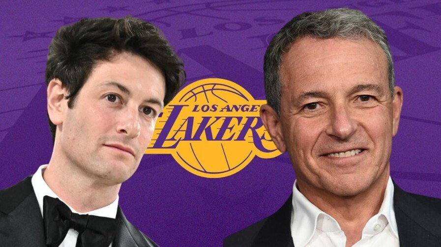 Josh Kushner y Bob Iger, dueños de los Lakers