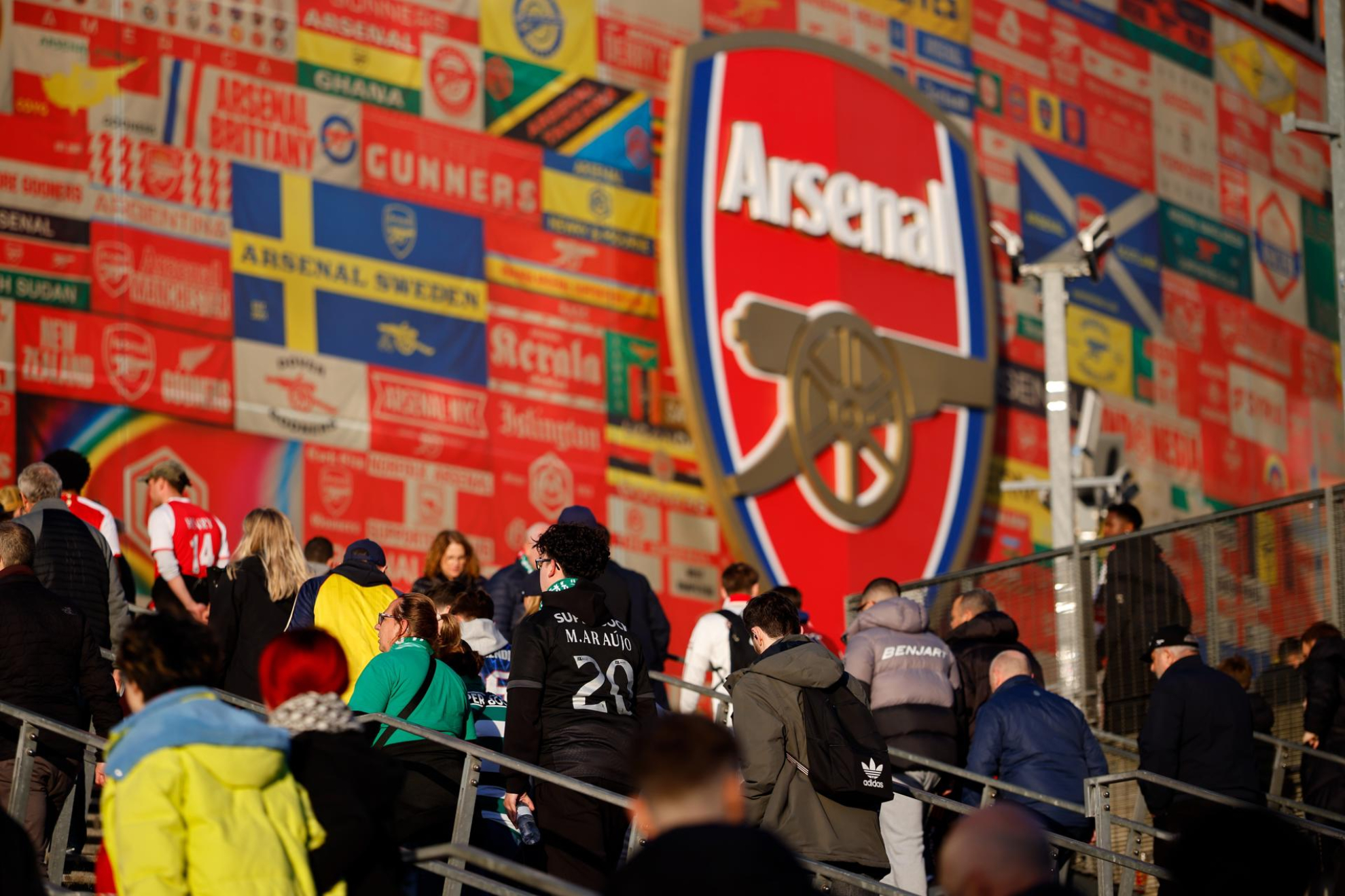 Escudo Arsenal en el Emirates Stadium EFE