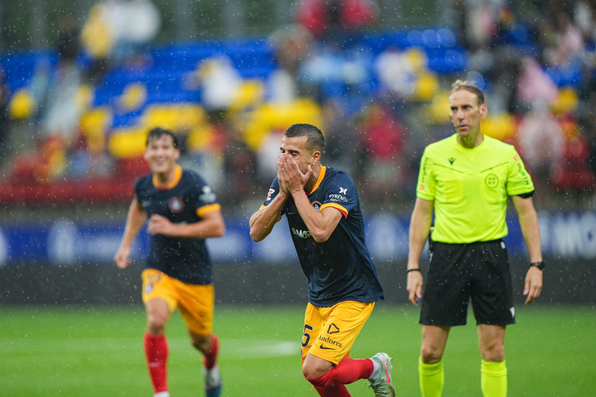 Jordi Cano, emocionado tras marcar su primer gol con el Andorra.