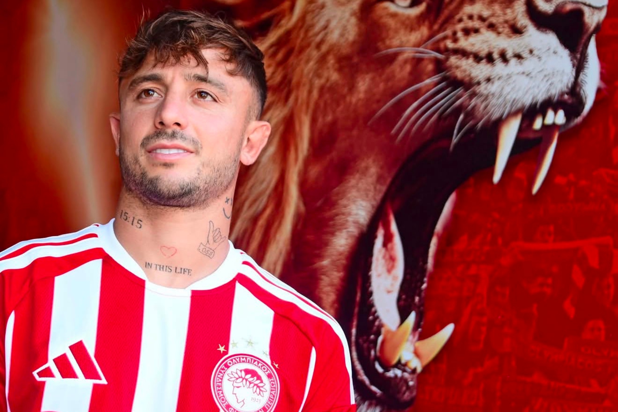 Maffeo durante su presentación con Olympiacos.