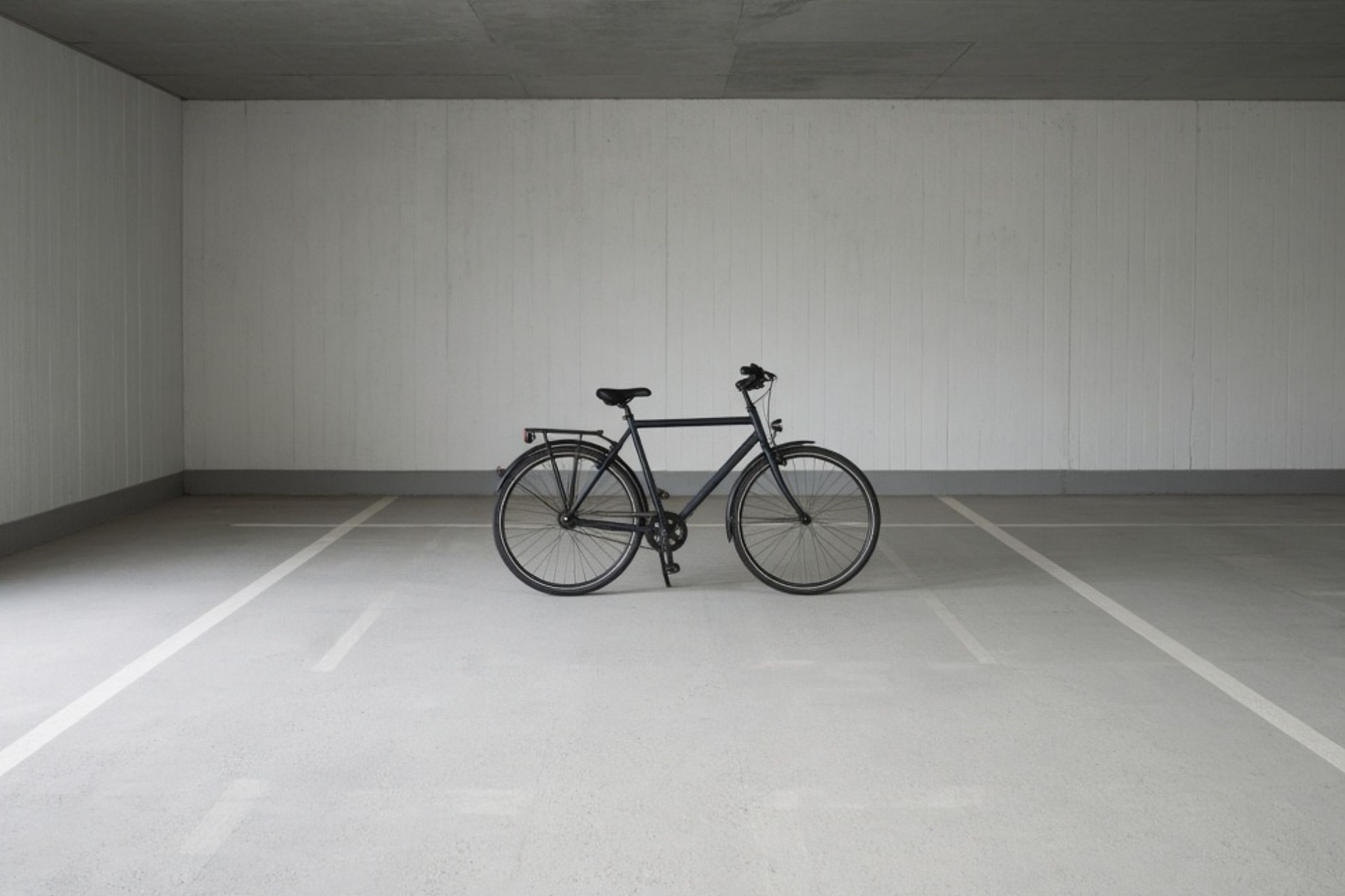 Bicicleta en garaje Generado mediante IA