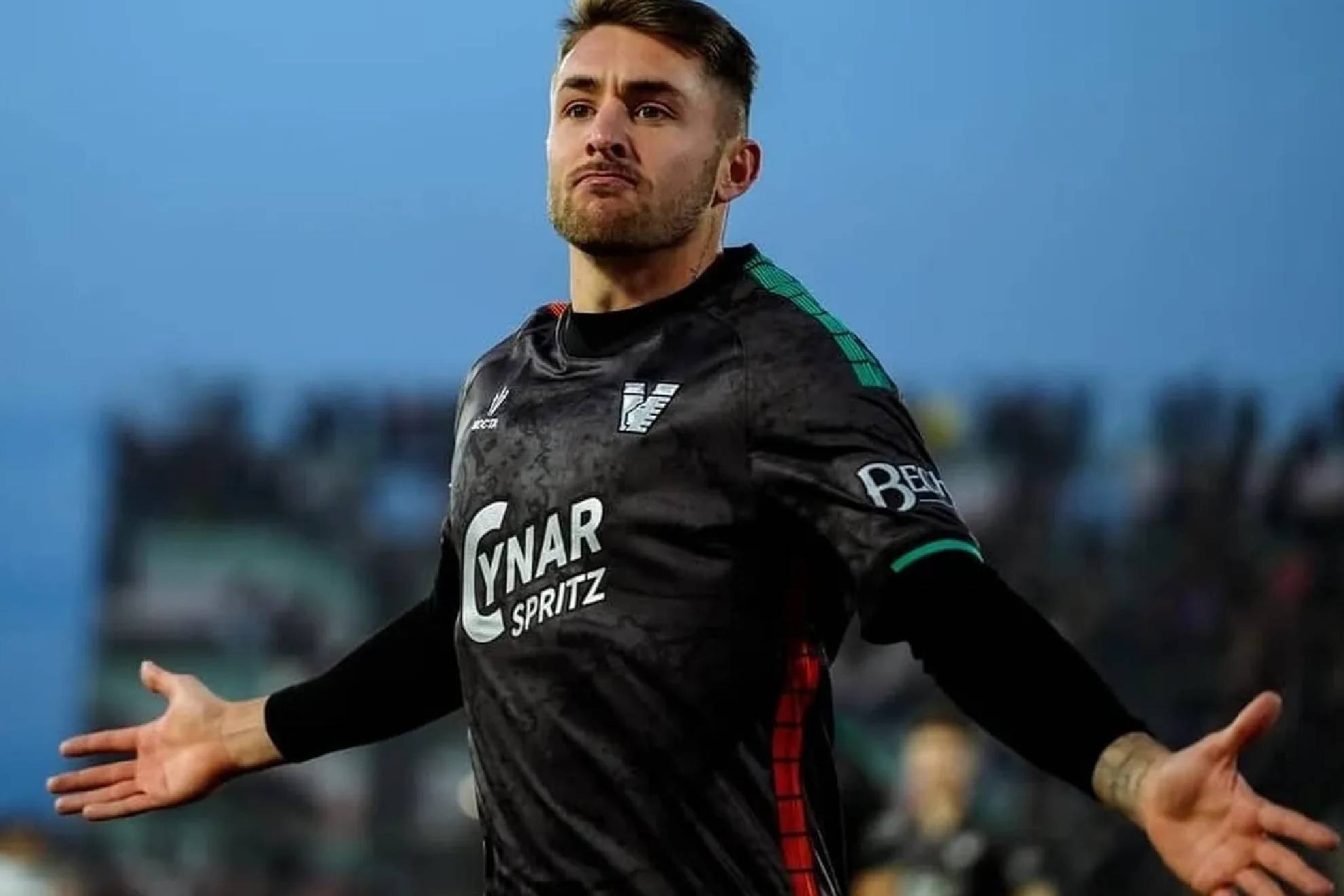Casas, celebrando un gol con el Venezia.