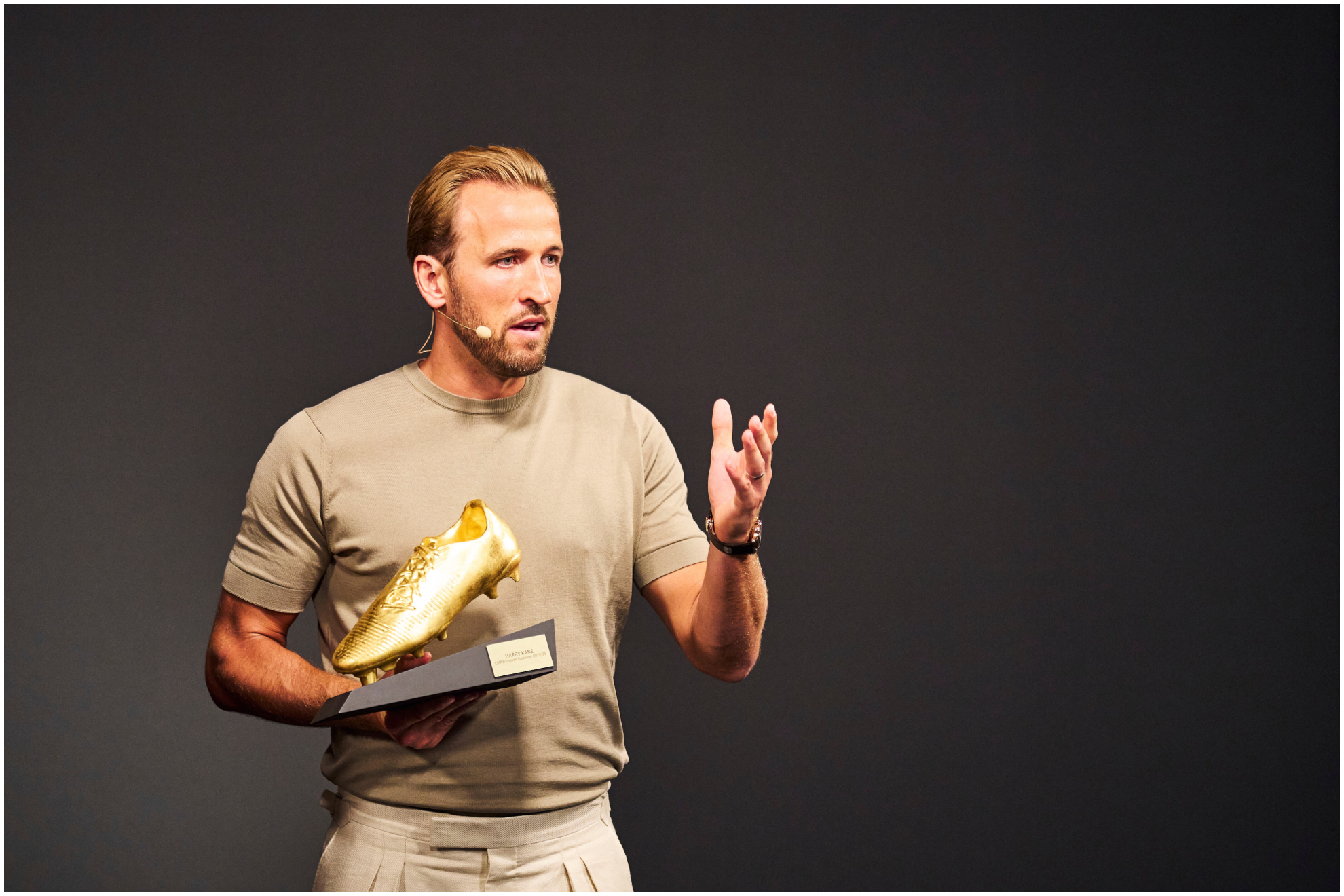 Kane, con la Bota de Oro en Múnich.