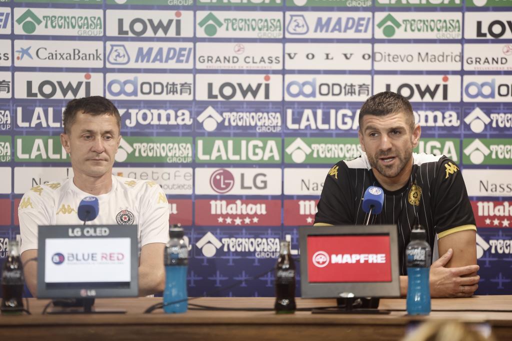 Saša Ilić en rueda de prensa antes del enfrentamiento contra el Getafe