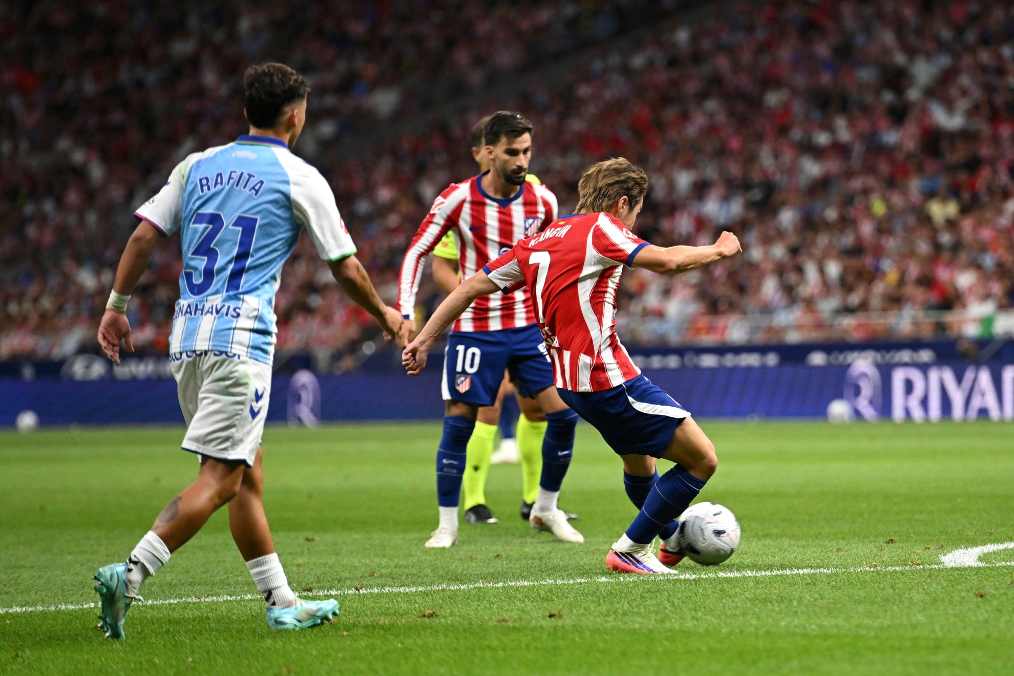 Kang-in golpea a puerta para anotar ante el Málaga. GETTY IMAGES