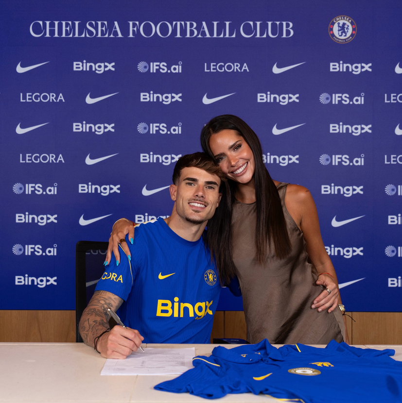 La influencer Pawgli desmiente que llorase porque su novio Pep Chavarria fichase por el Chelsea La mediática influencer Pawgli, pareja del futbolista Pep Chavarria fichado recientemente por el Chelsea, aclara la polémica sobre sus supuestas lágrimas por la marcha del ex del Rayo Vallecano a Londres. @pawglina Actualizado: 20/08/2026 11:20 horas