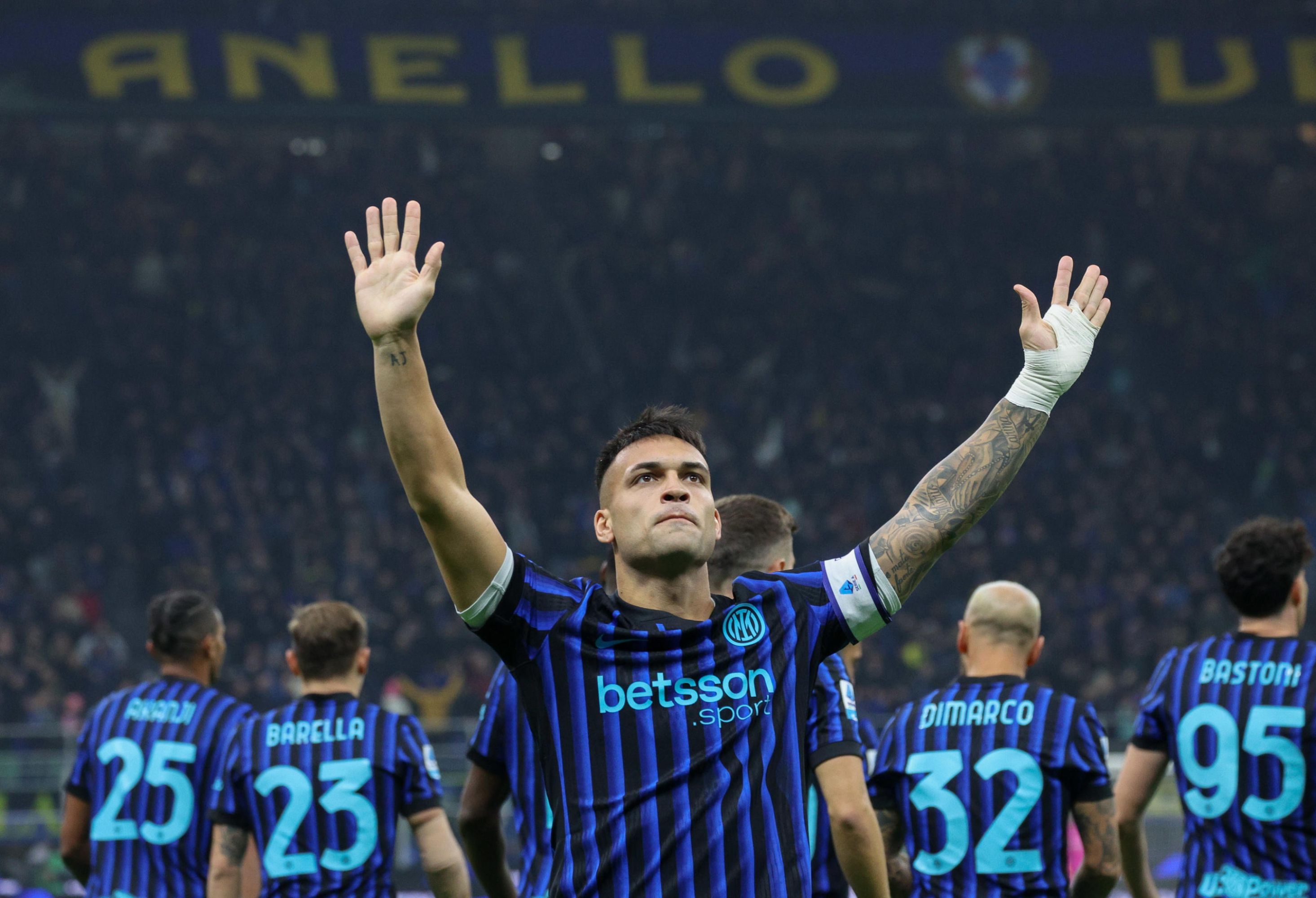 Lautaro celebra un gol con el Inter. EFE