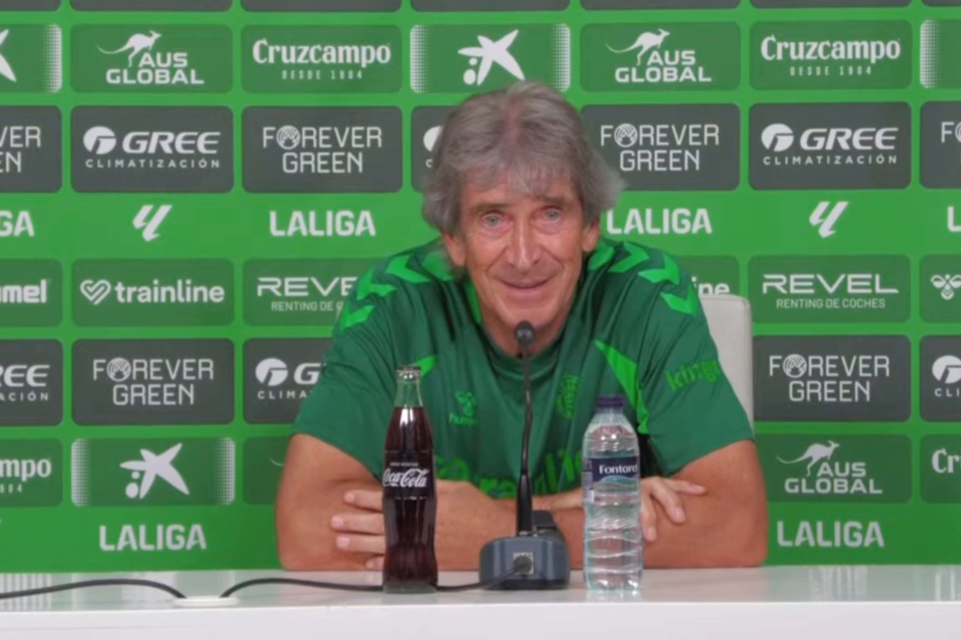 Manuel Pellegrini comparece en rueda de prensa