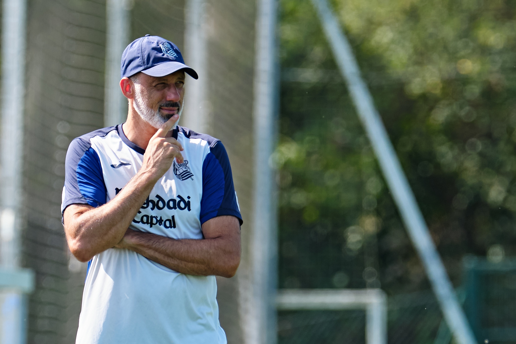 Pellegrino Matarazzo, pensativo durante un entrenamiento de la Real. REAL SOCIEDAD