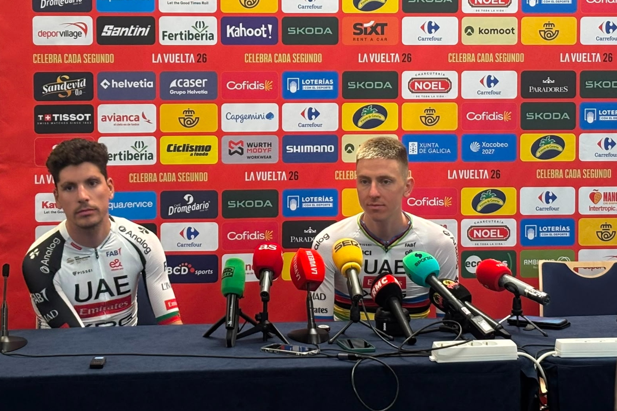 Pogacar y Joao Almeida, durante la rueda de prensa de presentación de LaVuelta.