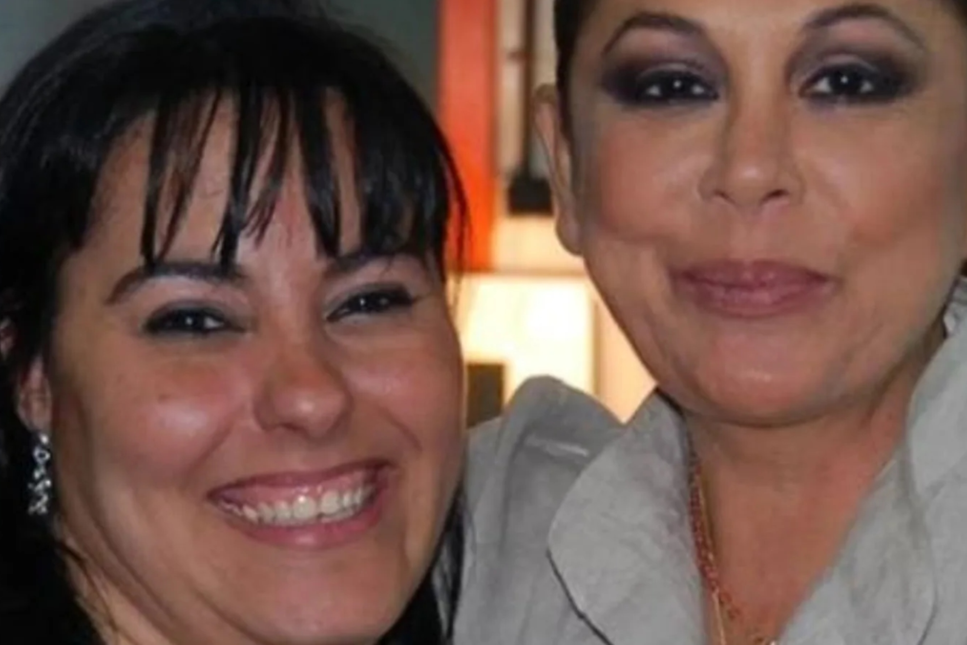 Celeste, presidenta del club de fans de Isabel Pantoja, niega haber pedido un pago de 300 euros a los fans para comprarle una televisión EFE