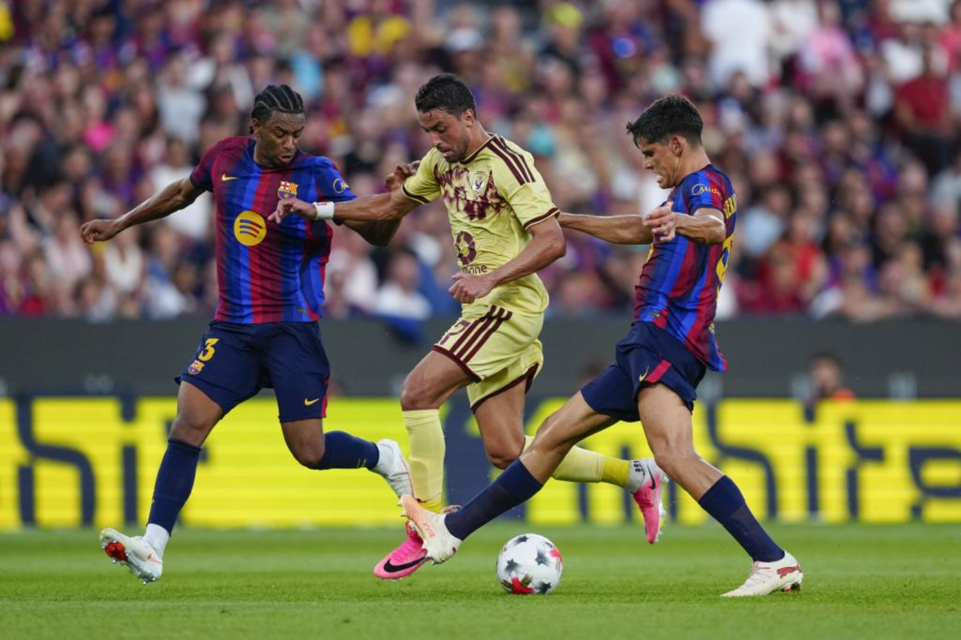 Balde y Gerard, durante el Gamper EFE